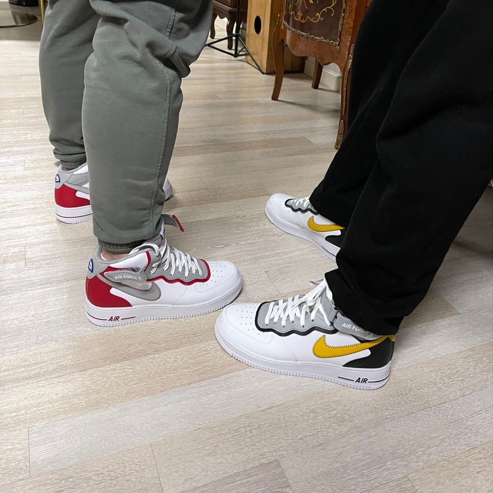 Nike Air Force 1 Mid '07 LV8 Athletic Club White Dark Sulfur, Nike Air Force 1 Mid '07 LV8 Athletic Club White Gym Red 착용 스타일 - 2