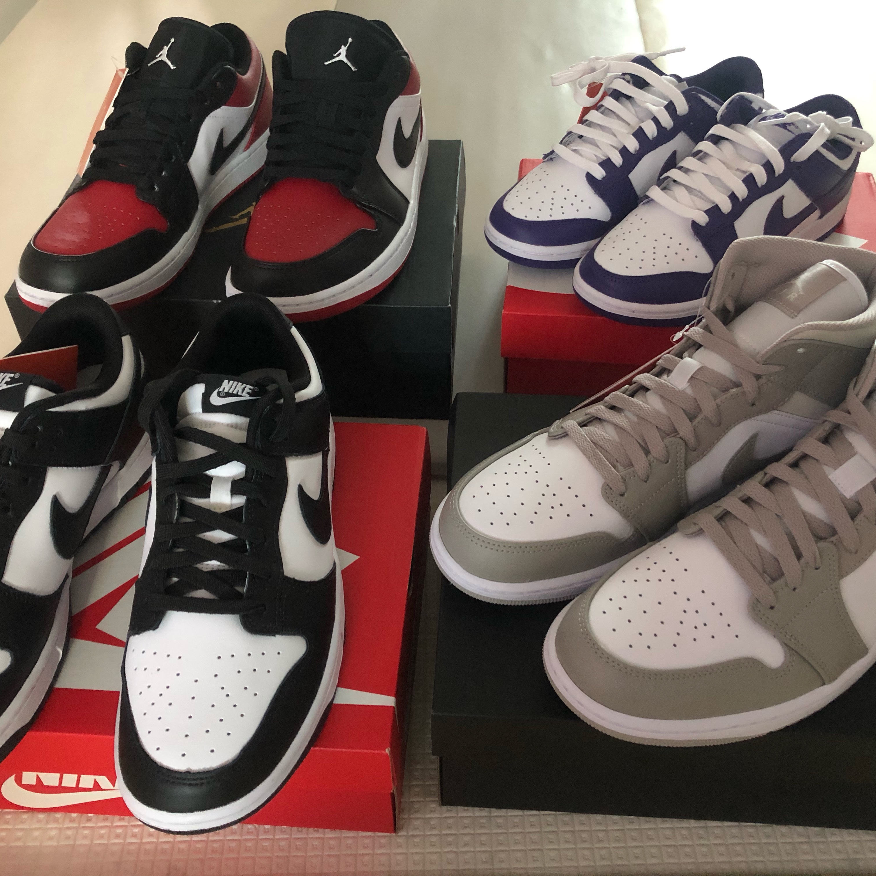 Jordan 1 Mid College Grey, Nike Dunk Low Retro Black 착용 스타일