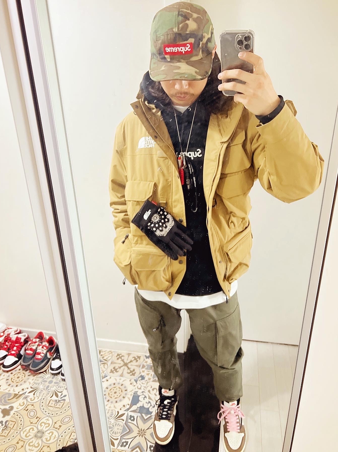 Jordan 1 x Travis Scott Retro High OG SP Mocha, Supreme Box Logo Hooded Sweatshirt Black - 21FW 착용 스타일 - 2