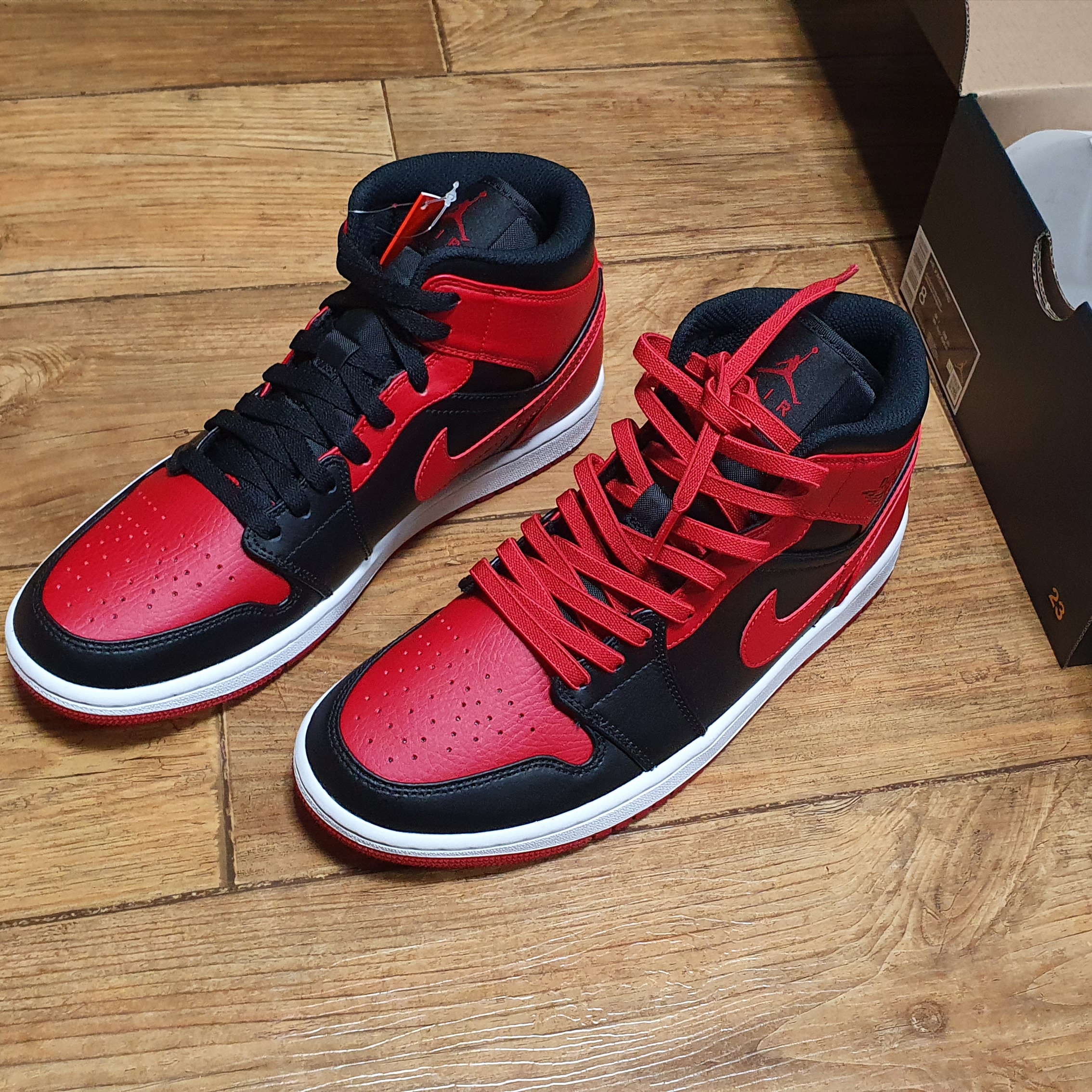 Jordan 1 Mid Bred Banned 2020 착용 스타일