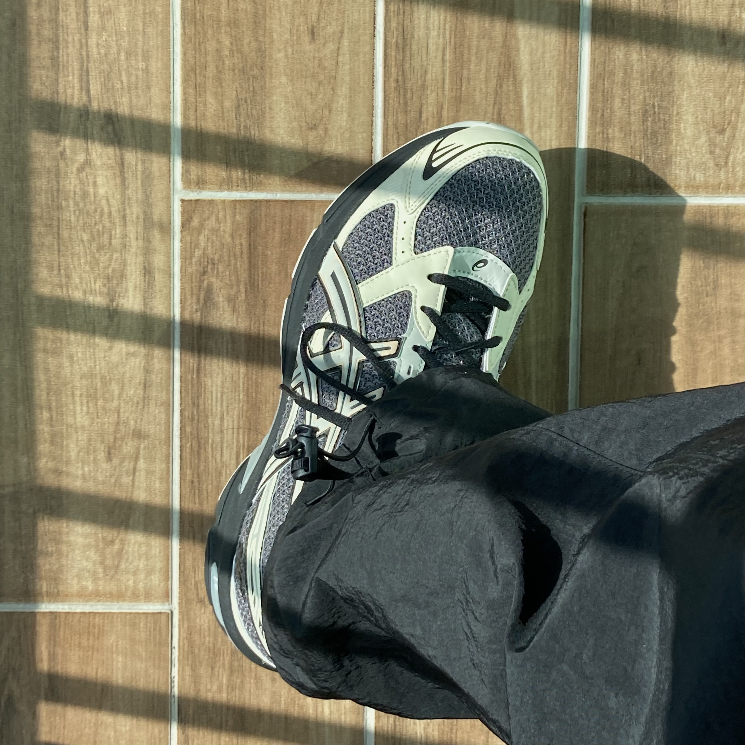 Asics x I4P Gel-1130 Mink Glacier Grey 착용 스타일 - 1