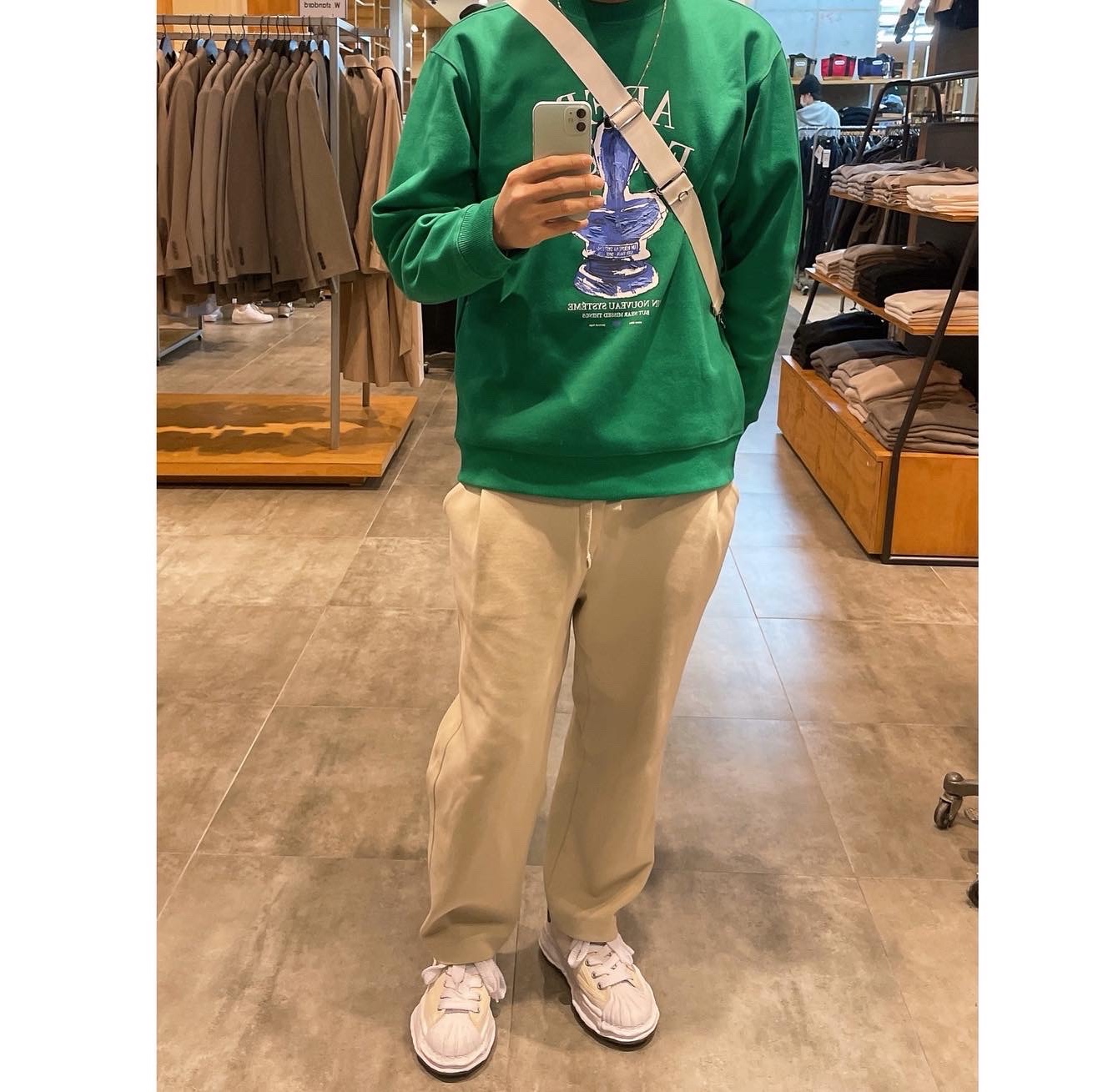Maison Mihara Yasuhiro Blakey OG Sole Canvas Low-top Sneakers White 착용 스타일 - 1