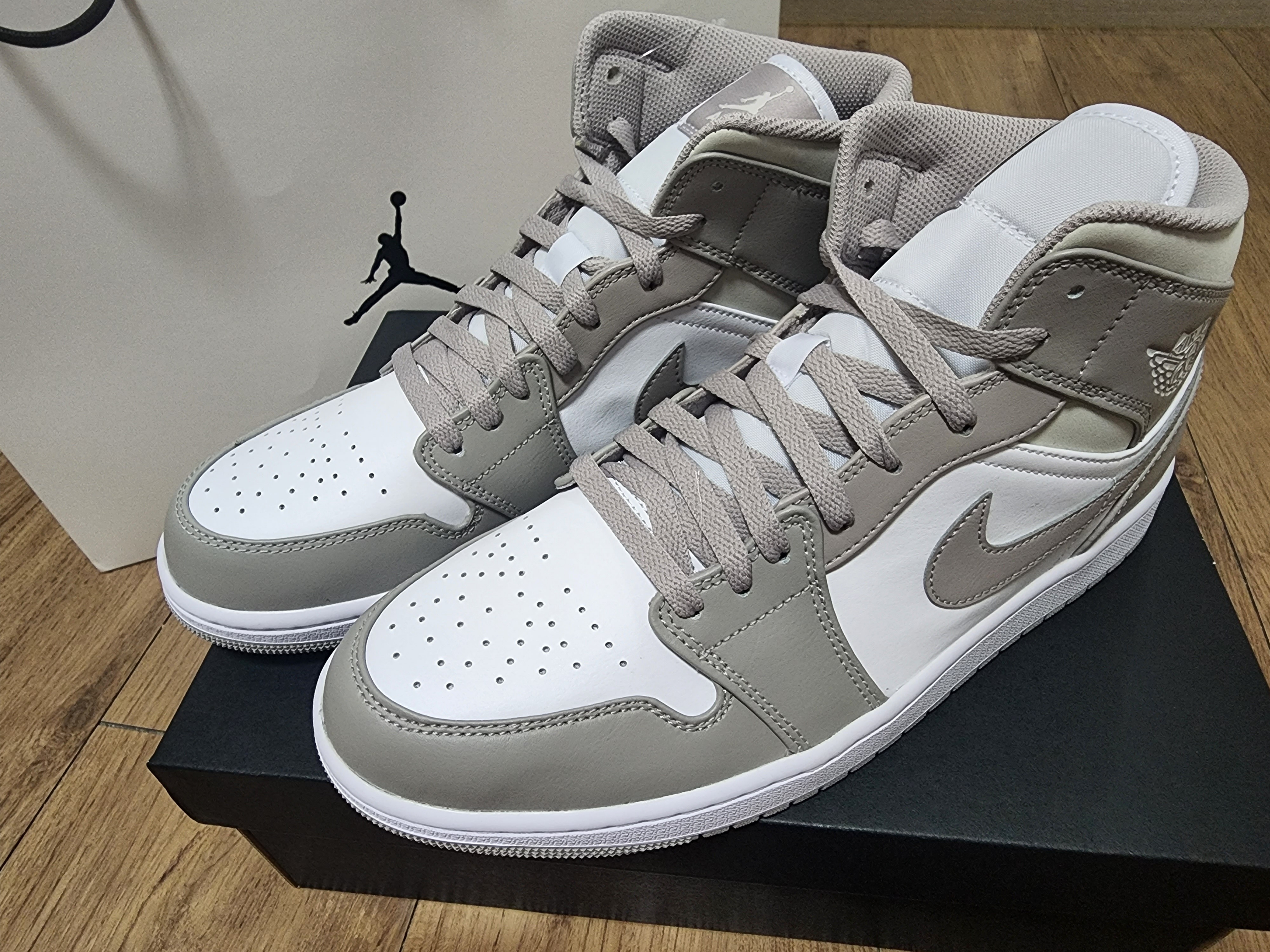 Jordan 1 Mid College Grey, Jordan 1 Retro High OG Dark Marina Blue 착용 스타일 - 3
