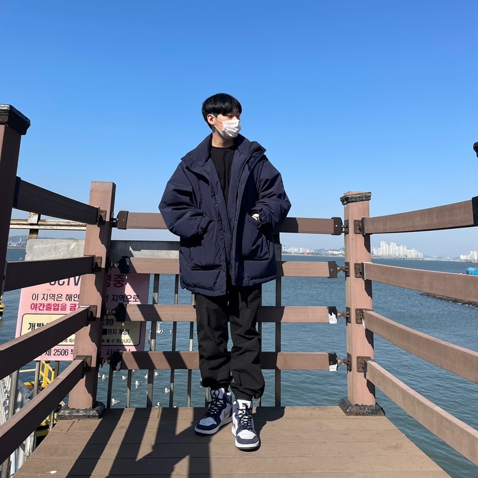 Stussy 8 Ball T-Shirt Black - 22SS, Jordan 1 Retro High OG CO.JP Midnight Navy 착용 스타일 - 1