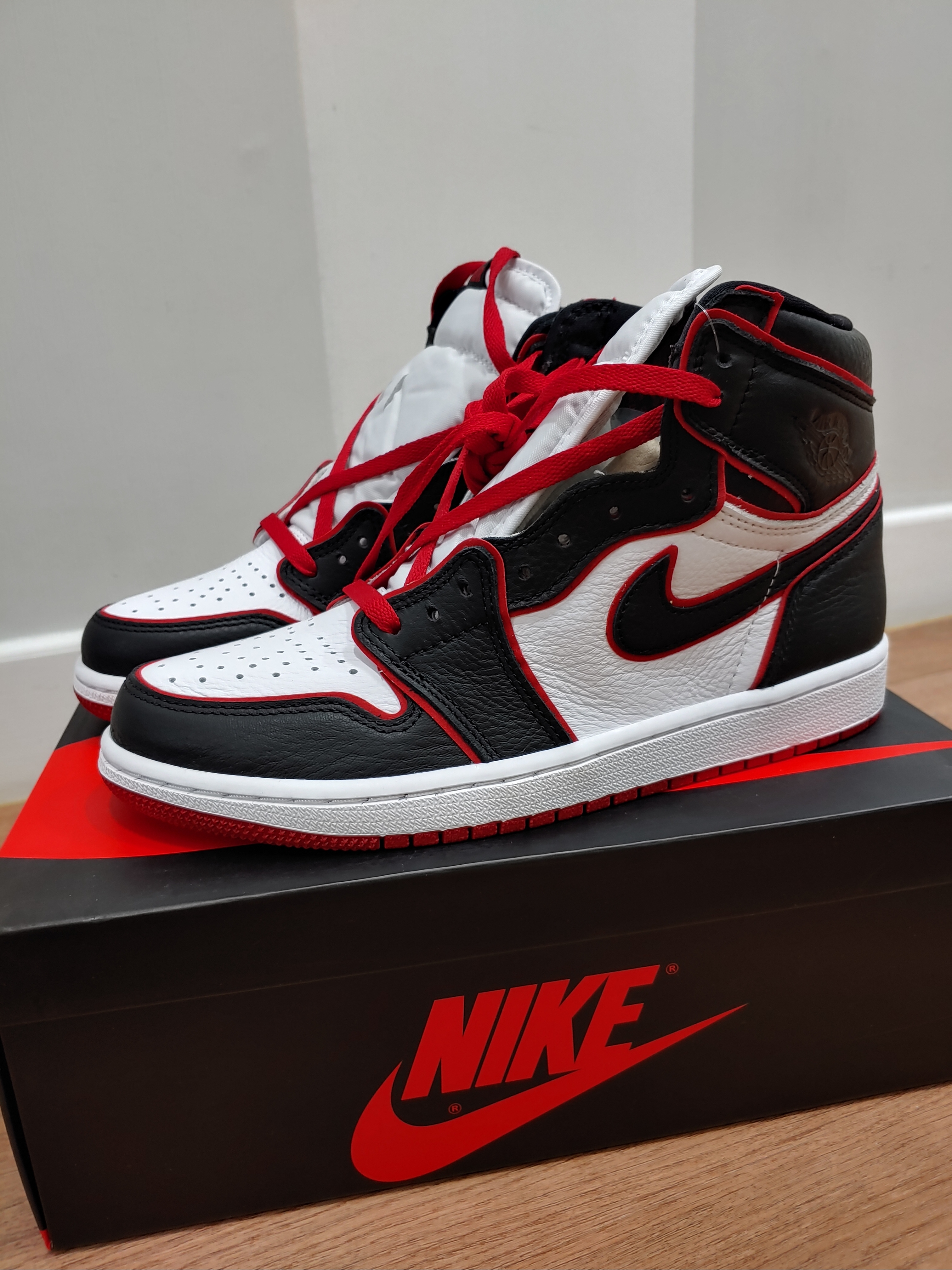 Jordan 1 Retro High OG Bloodline 착용 스타일 - 1