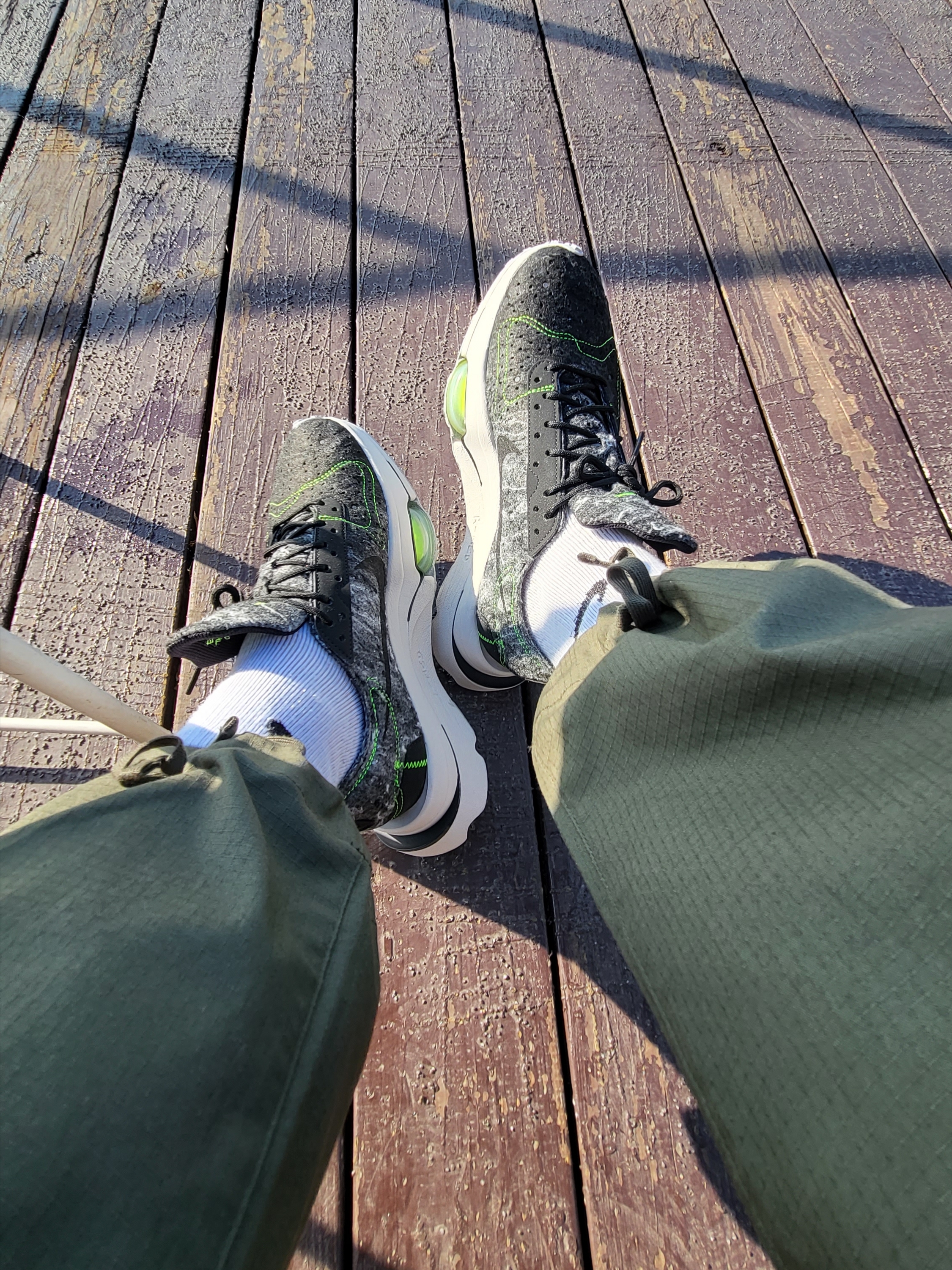 Nike Air Zoom Type Recycled Wool Pack Black Electric Green 착용 스타일 - 2