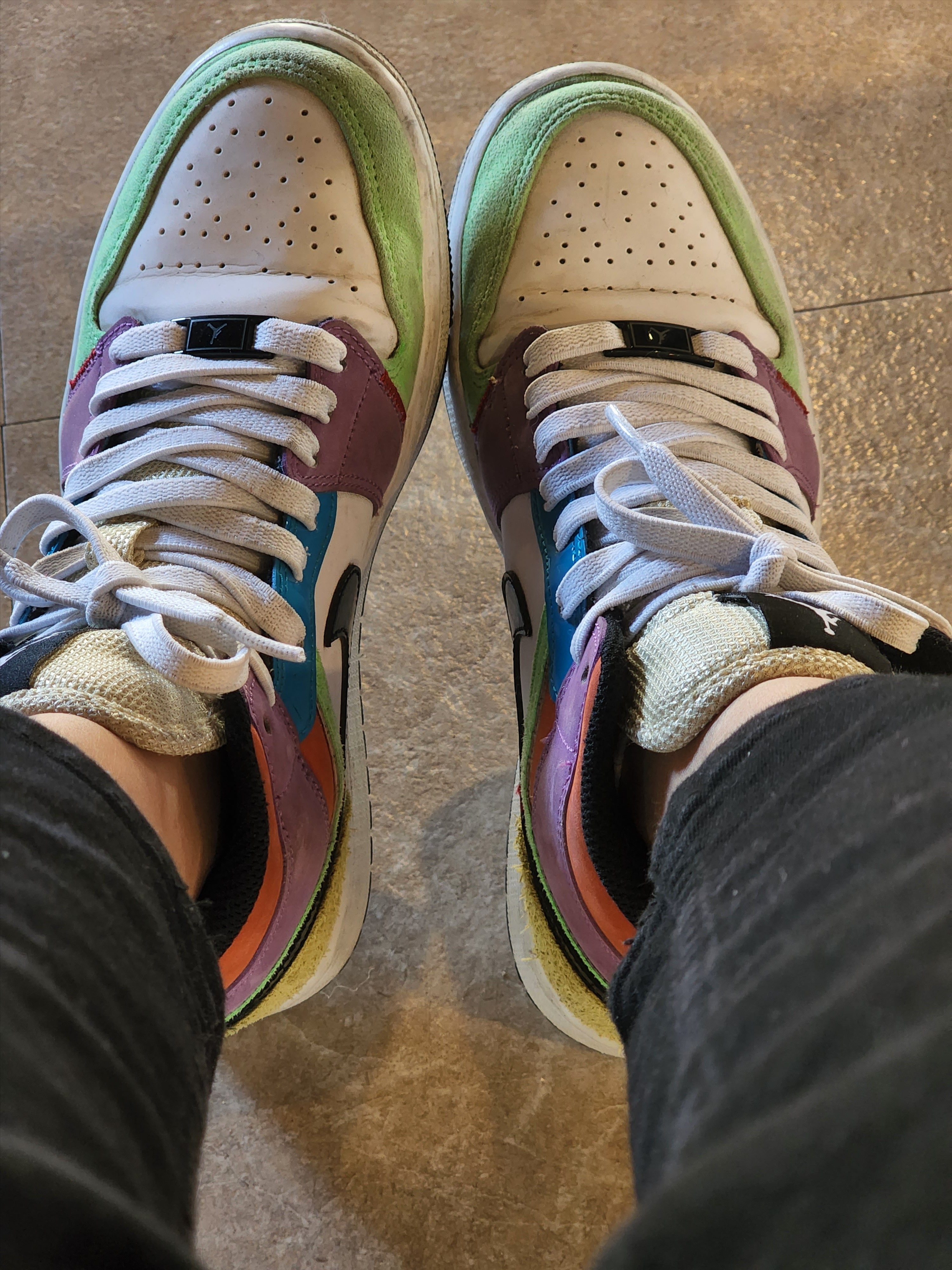 (W) Jordan 1 Mid SE Multi-Color Lightbulb 착용 스타일