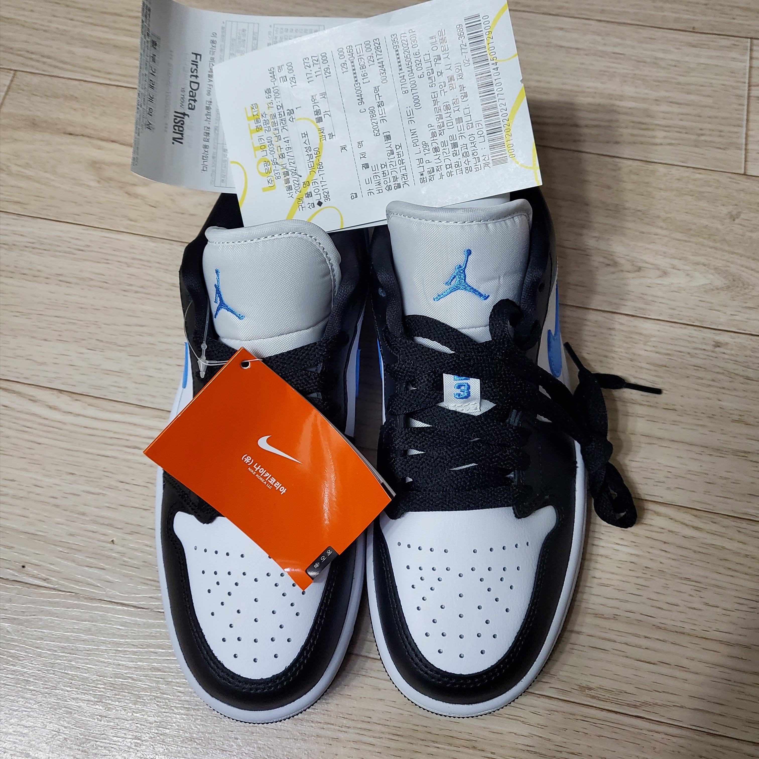 (W) Jordan 1 Low Black University Blue 착용 스타일 - 1