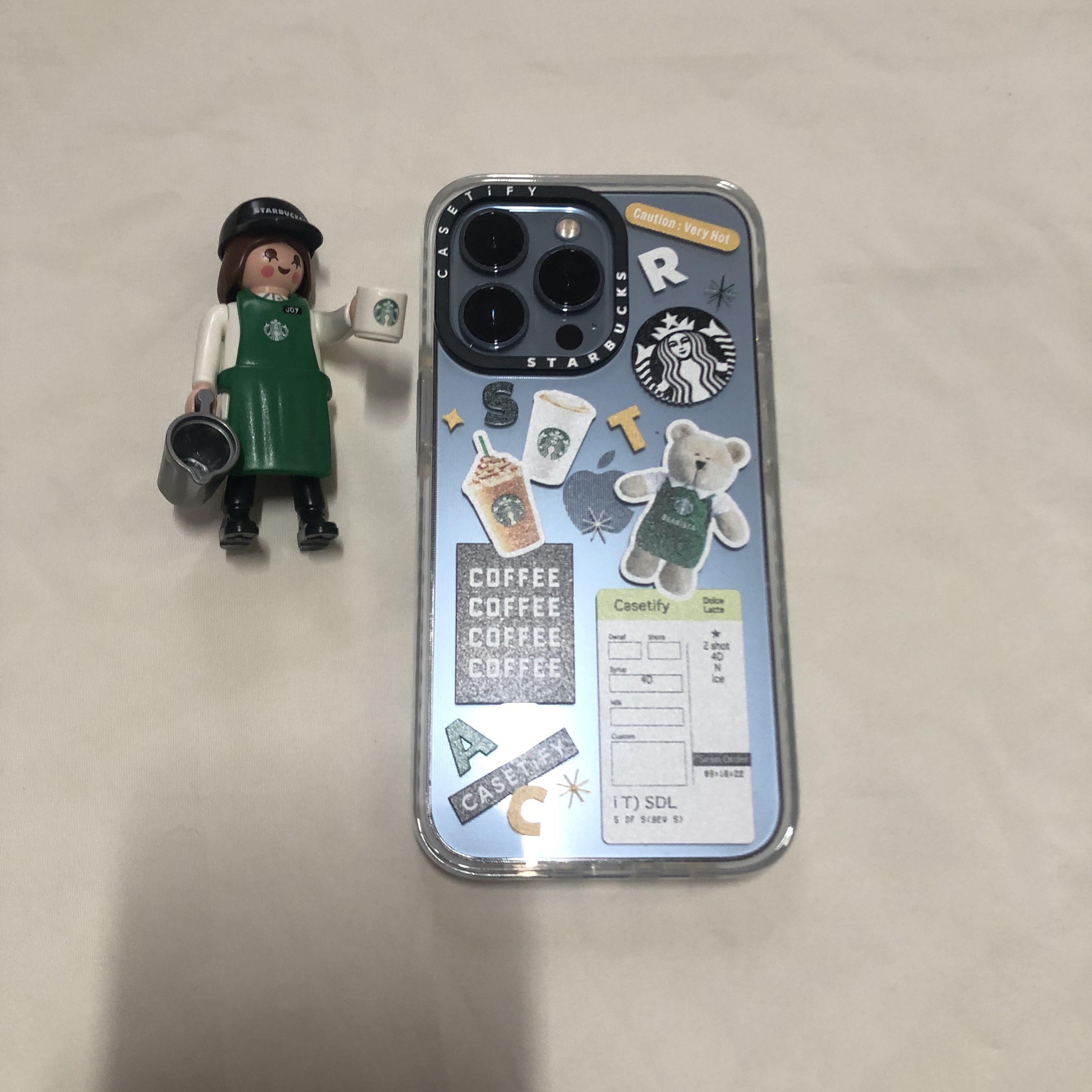 Casetify x Starbucks Icon Impact iPhone Case Clear 착용 스타일