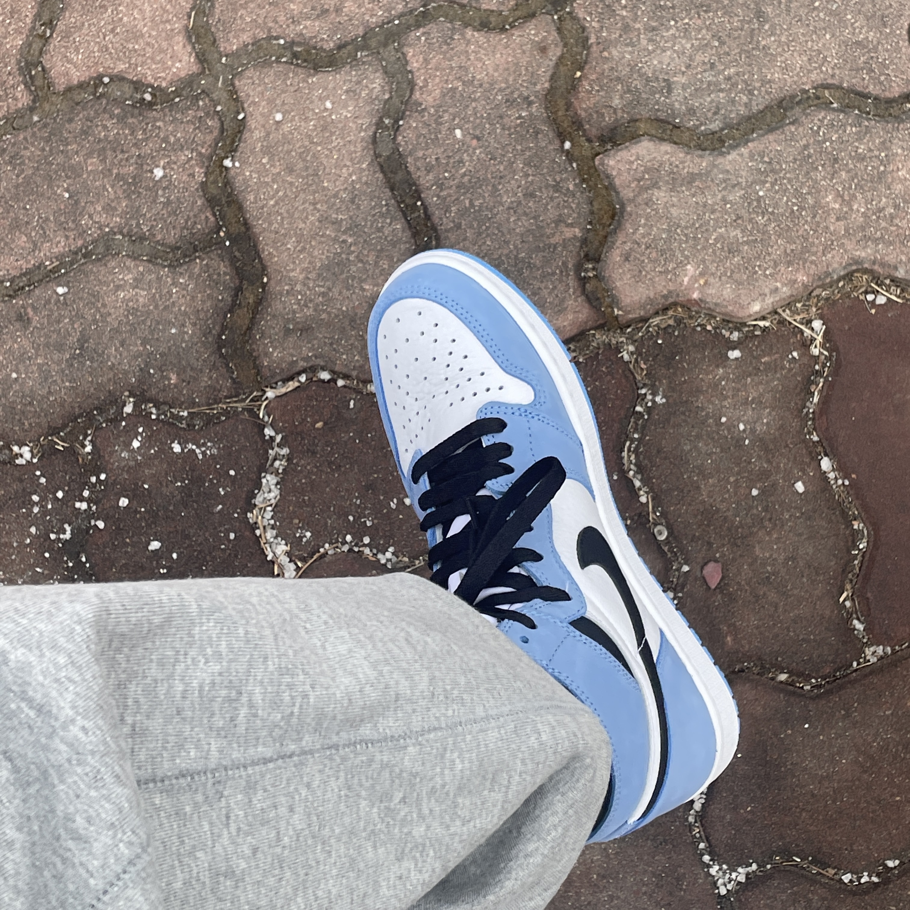 Jordan 1 Retro High OG University Blue 착용 스타일