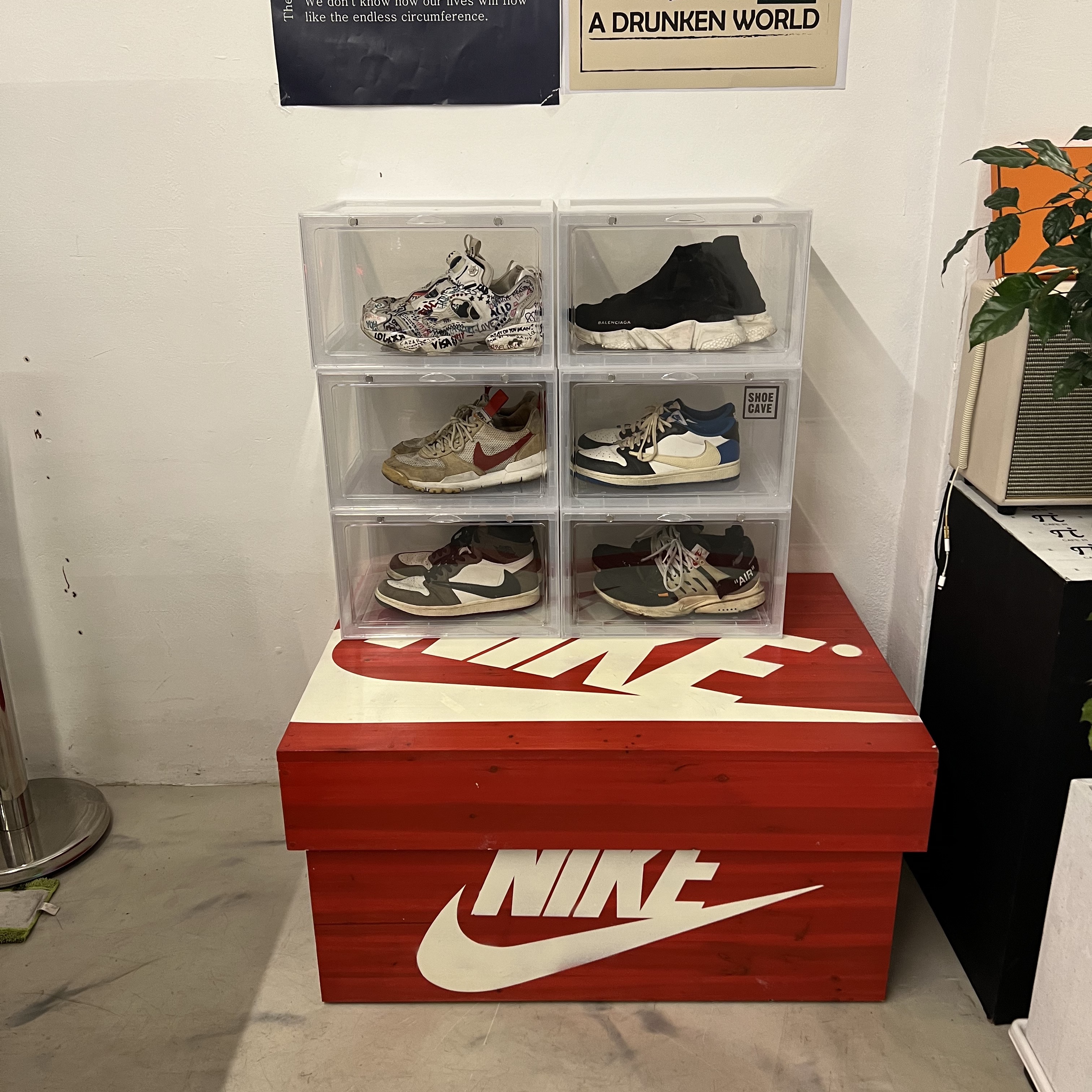 Reebok x Vetements Instapump Fury Doodle, Nike x Tom Sachs Mars Yard Shoe 2.0 Space Camp 착용 스타일