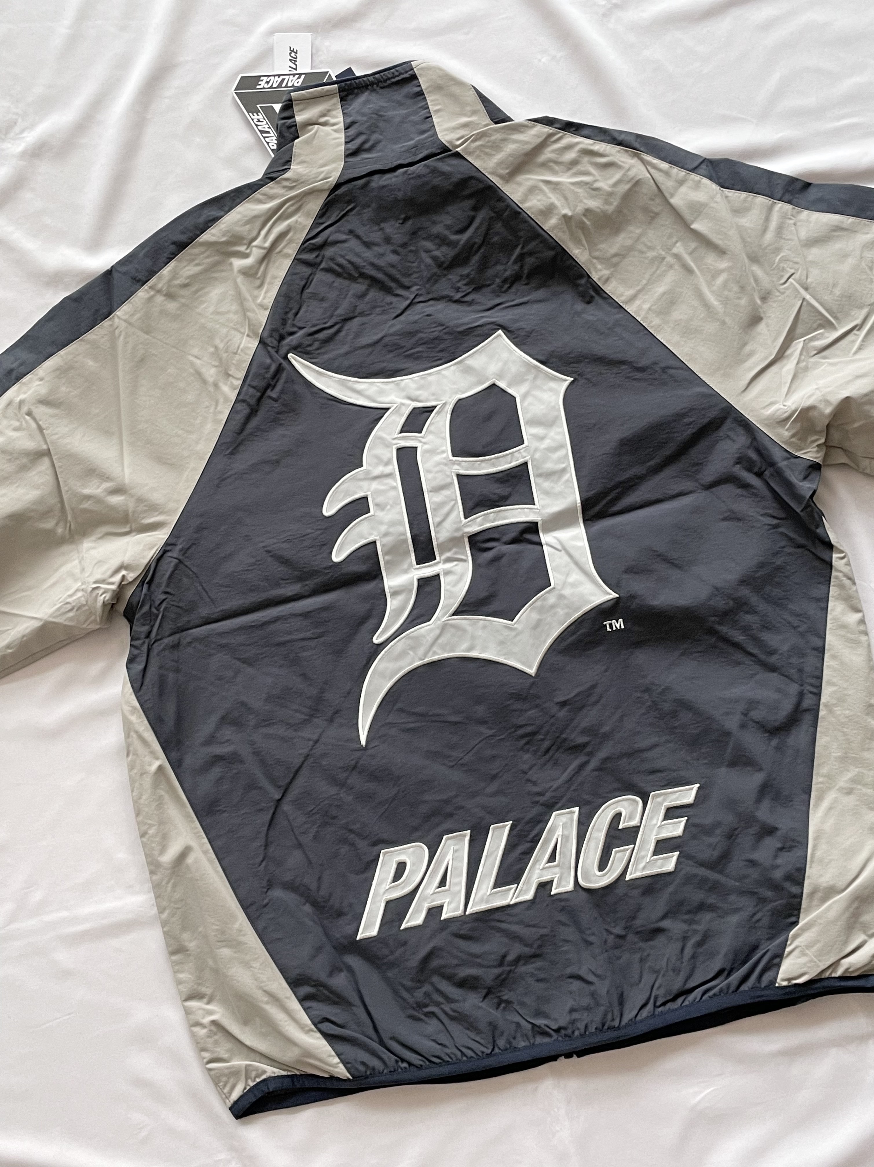 Palace x Detroit Tigers New Era Track Top Navy Grey - 22SS 착용 스타일 - 4