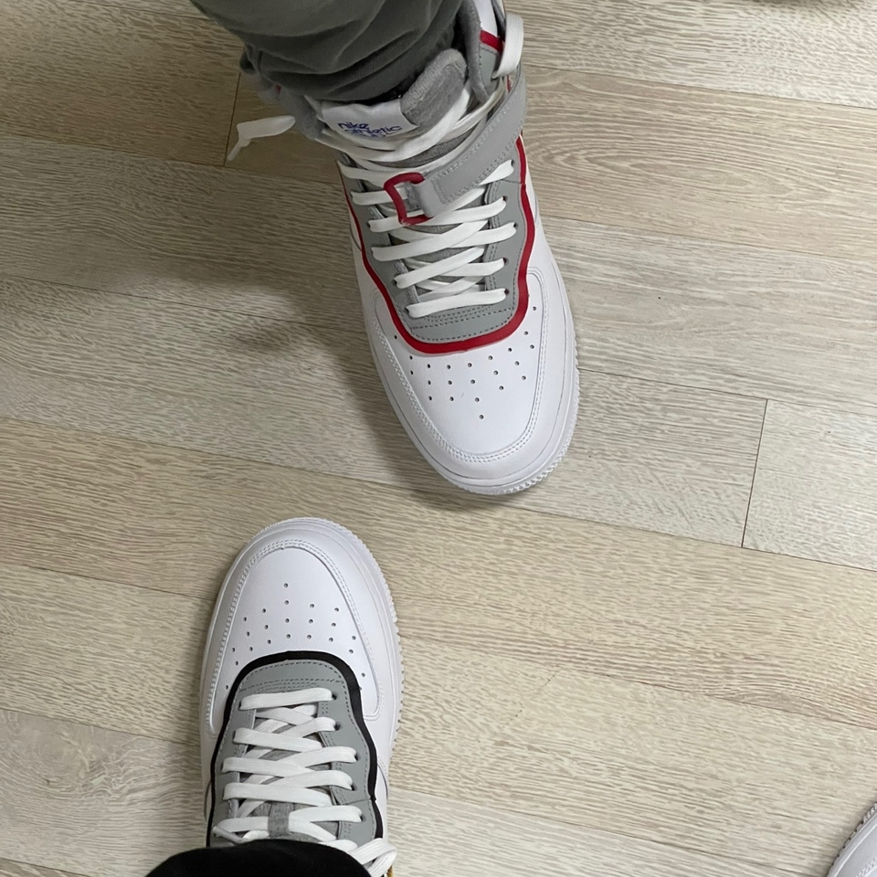 Nike Air Force 1 Mid '07 LV8 Athletic Club White Dark Sulfur, Nike Air Force 1 Mid '07 LV8 Athletic Club White Gym Red 착용 스타일 - 4