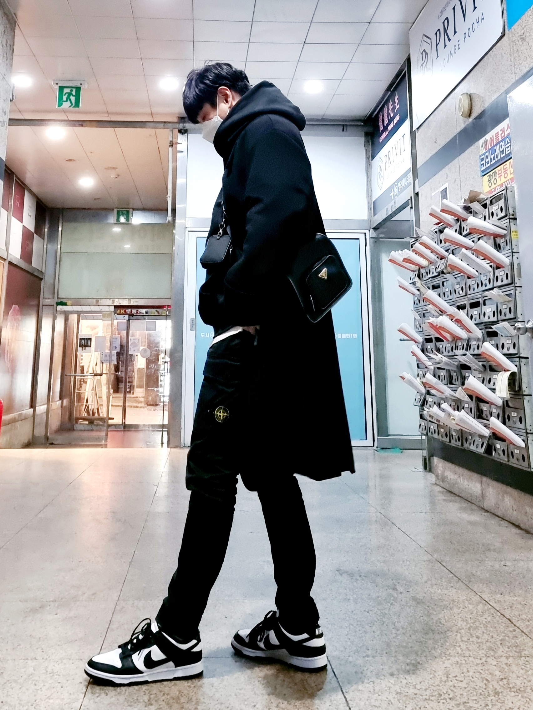 Nike Dunk Low Retro Black, Stone Island 318L1 T.CO+OLD Cargo Pants Black - 20FW 착용 스타일
