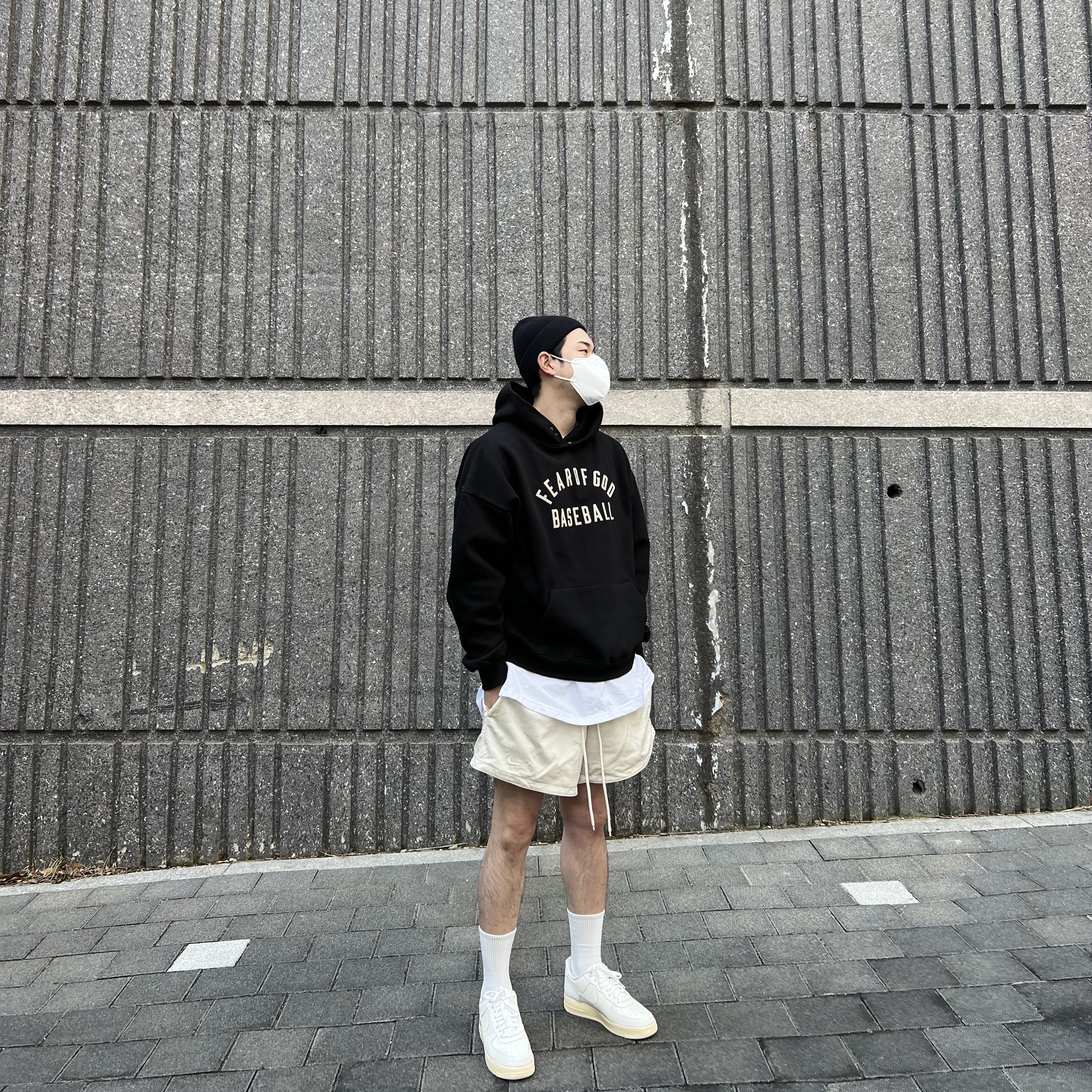 Nike Air Force 1 '07 LV8 Timeless Classic, Nike x Fear of God Basketball Shorts String 착용 스타일