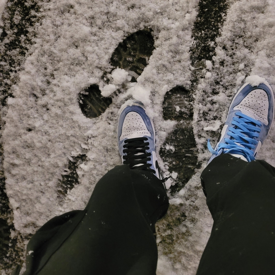 Jordan 1 Retro High OG University Blue 착용 스타일