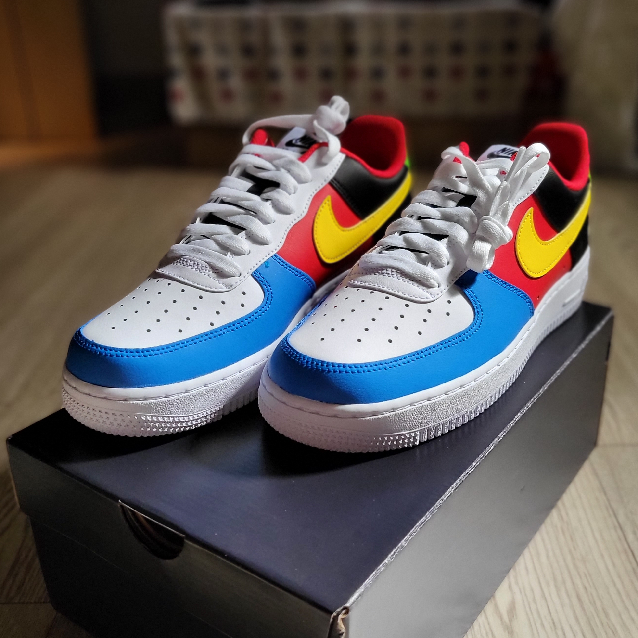 Nike x UNO Air Force 1 '07 QS White Yellow Zest 착용 스타일