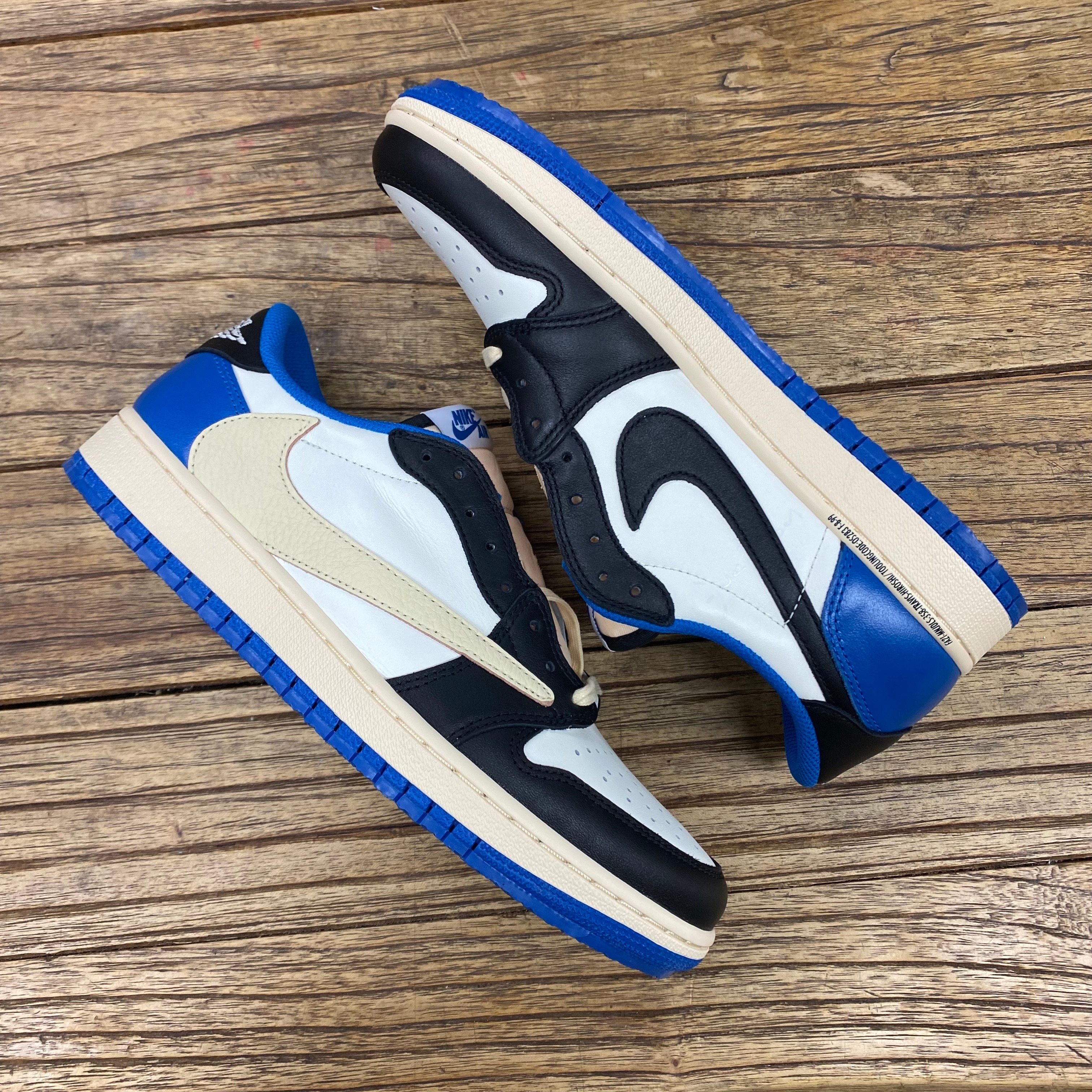 Jordan 1 x Travis Scott x Fragment Retro Low OG SP Military Blue 착용 스타일