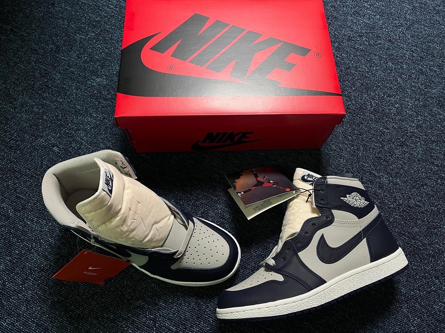 Jordan 1 High 85 College Navy 착용 스타일 - 1