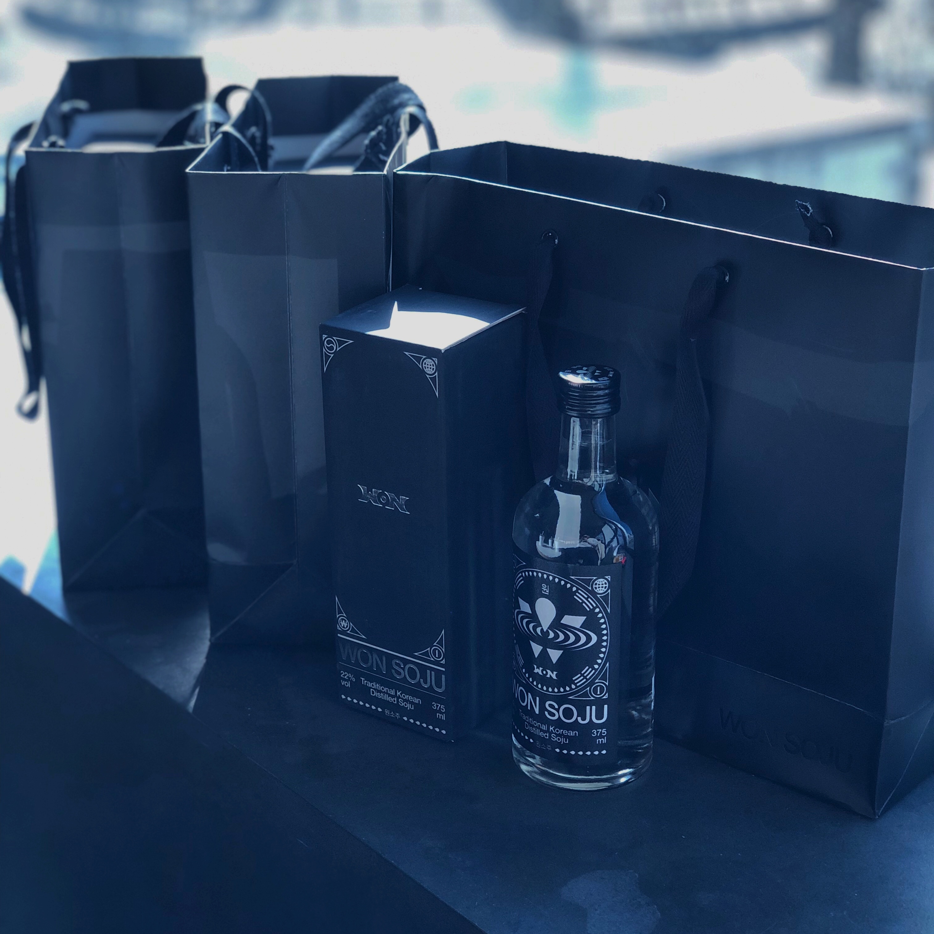 Nike Air Max Plus Triple Black 착용 스타일 - 2