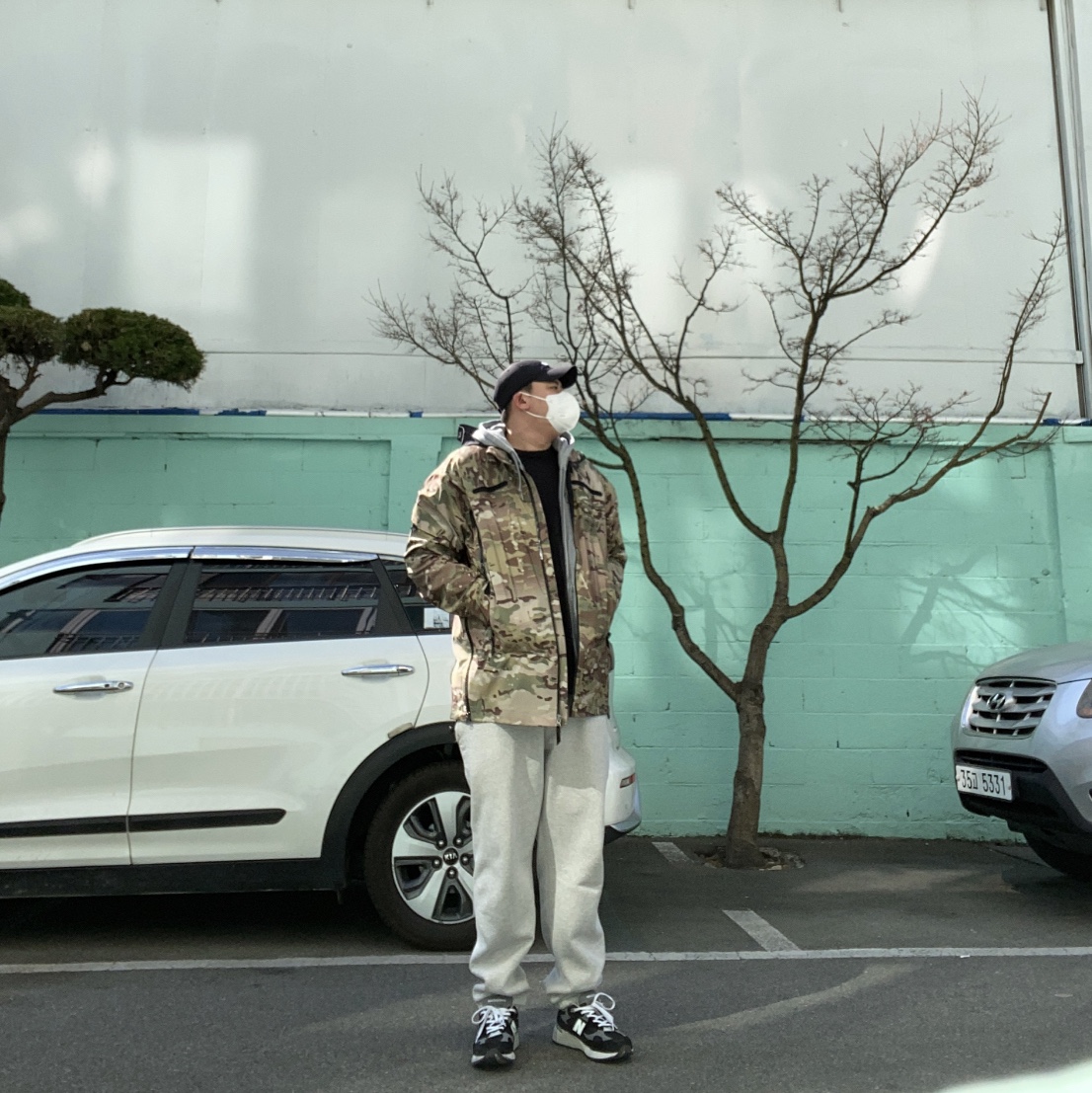 New Balance 992 Made in USA Black Grey, Nike M NRG Sweatpants Dark Grey Heather 착용 스타일