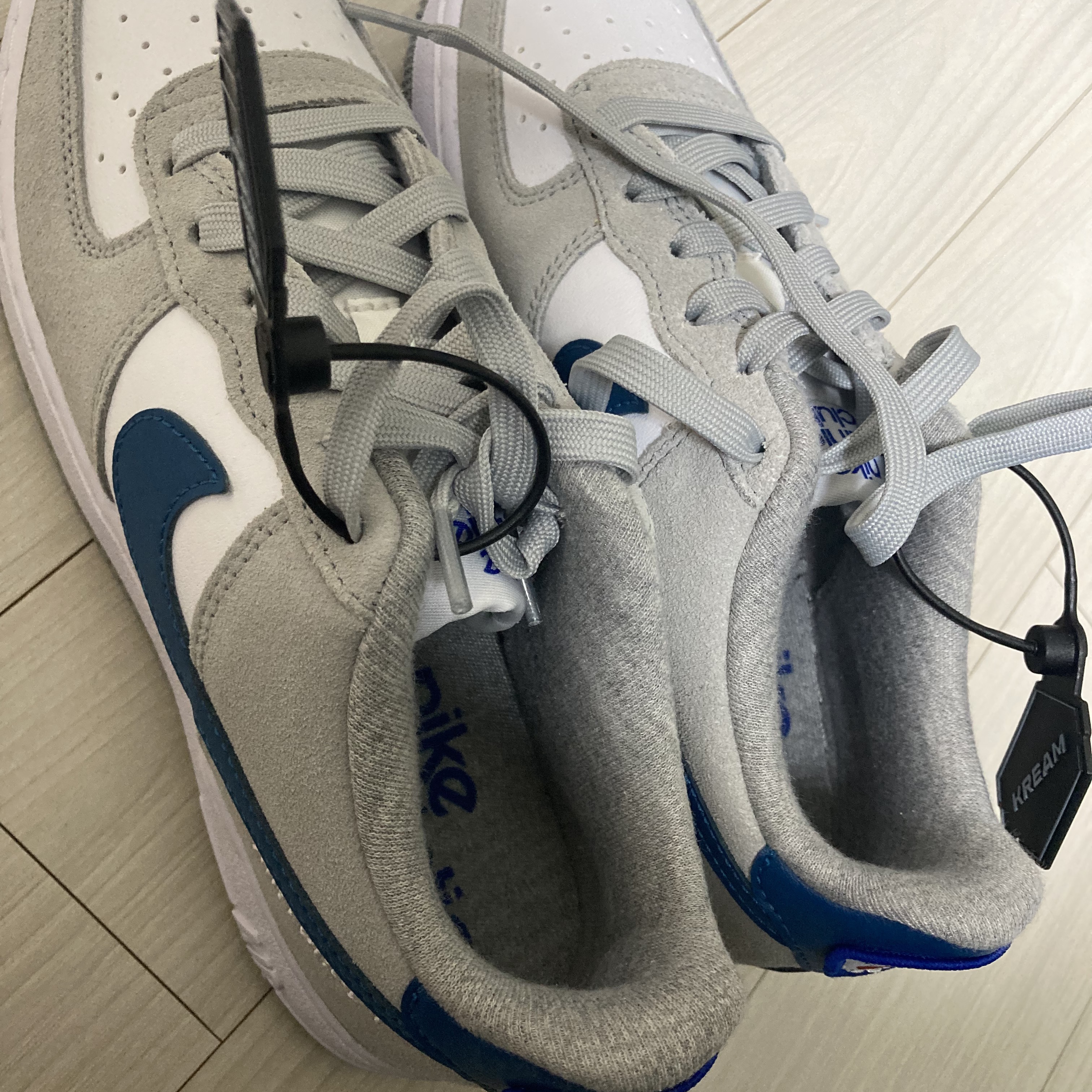 (GS) Nike Air Force 1 LV8 Athletic Club Light Smoke Grey Marina 착용 스타일