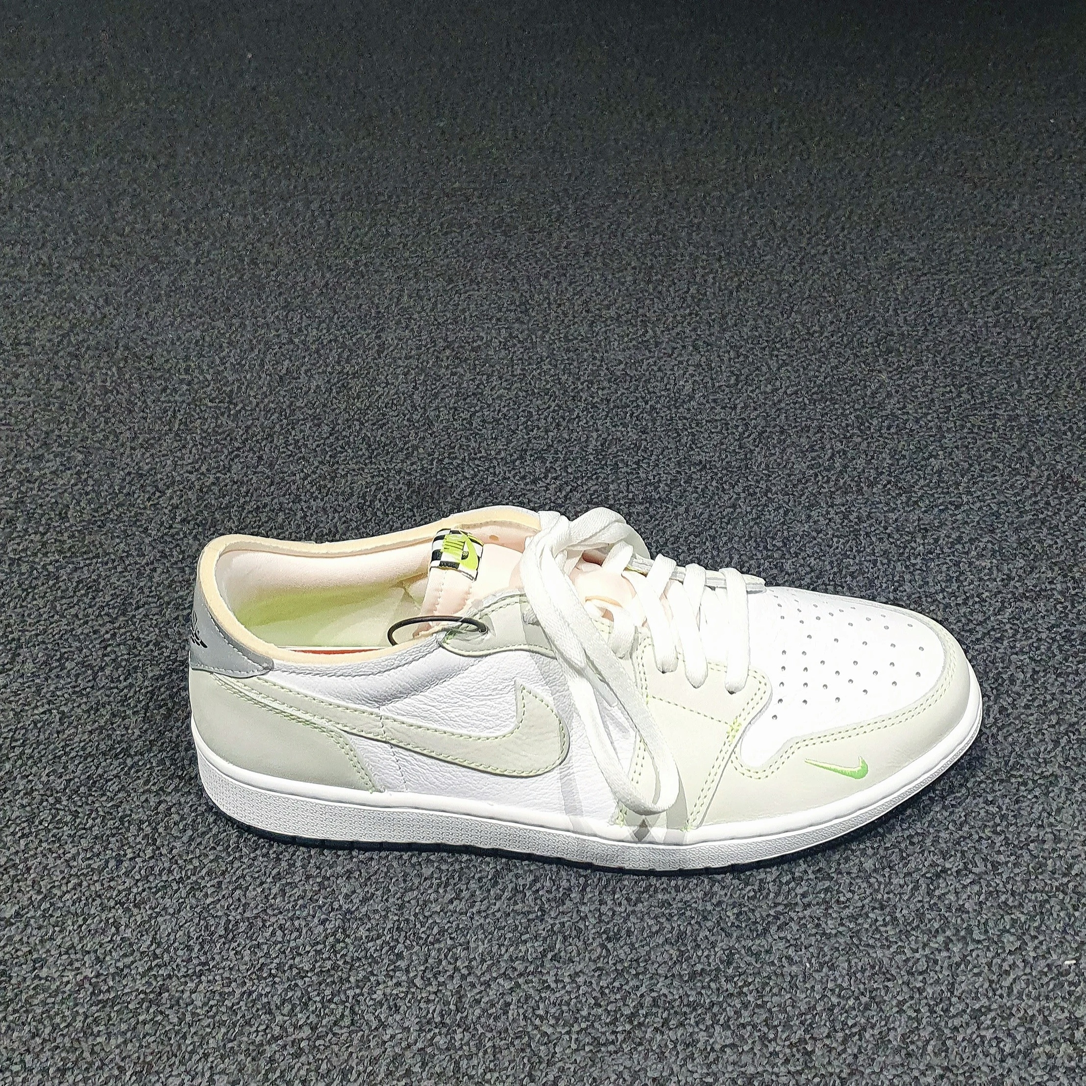 Jordan 1 Low OG Ghost Green 착용 스타일