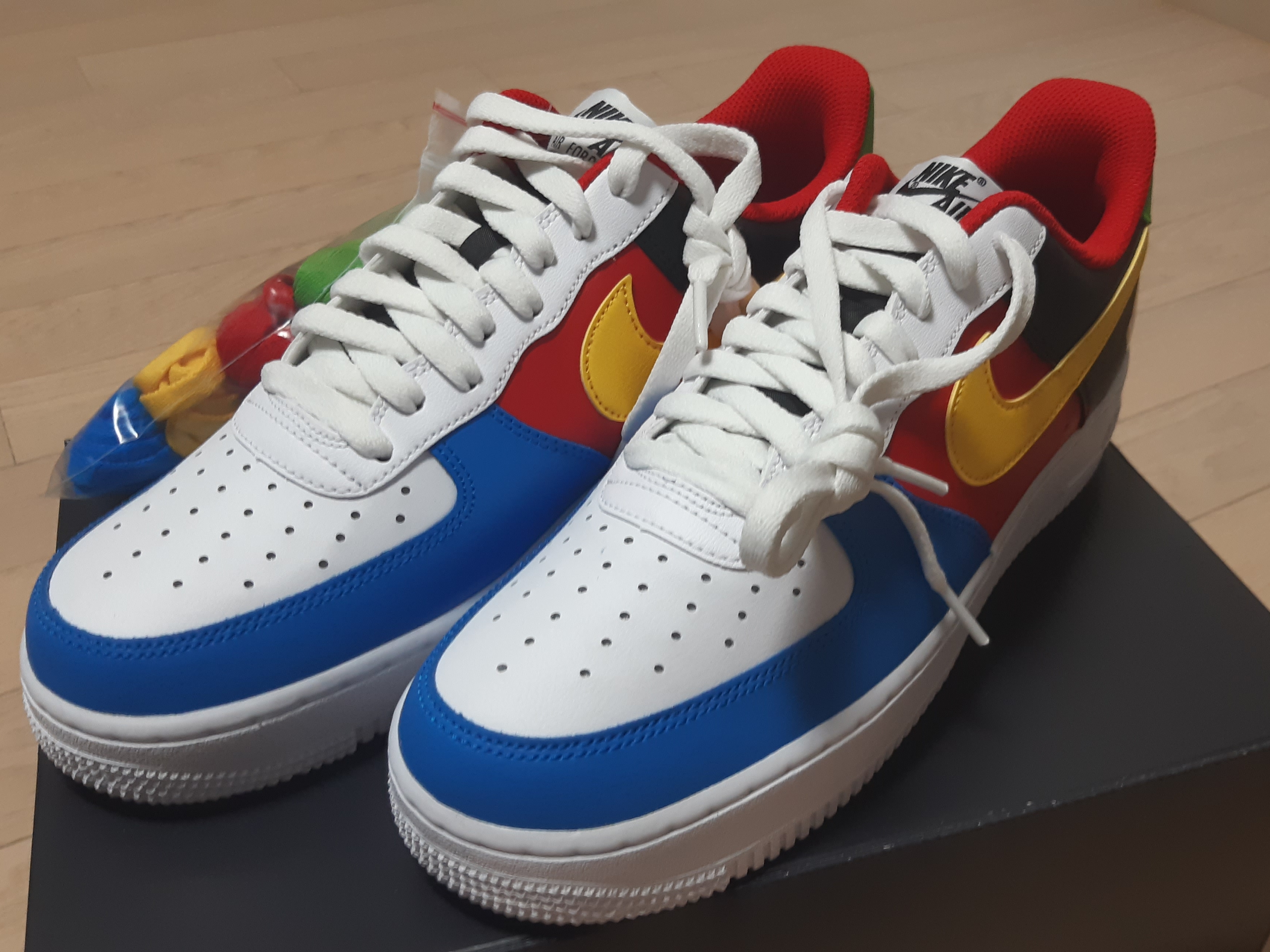 Nike x UNO Air Force 1 '07 QS White Yellow Zest 착용 스타일 - 3
