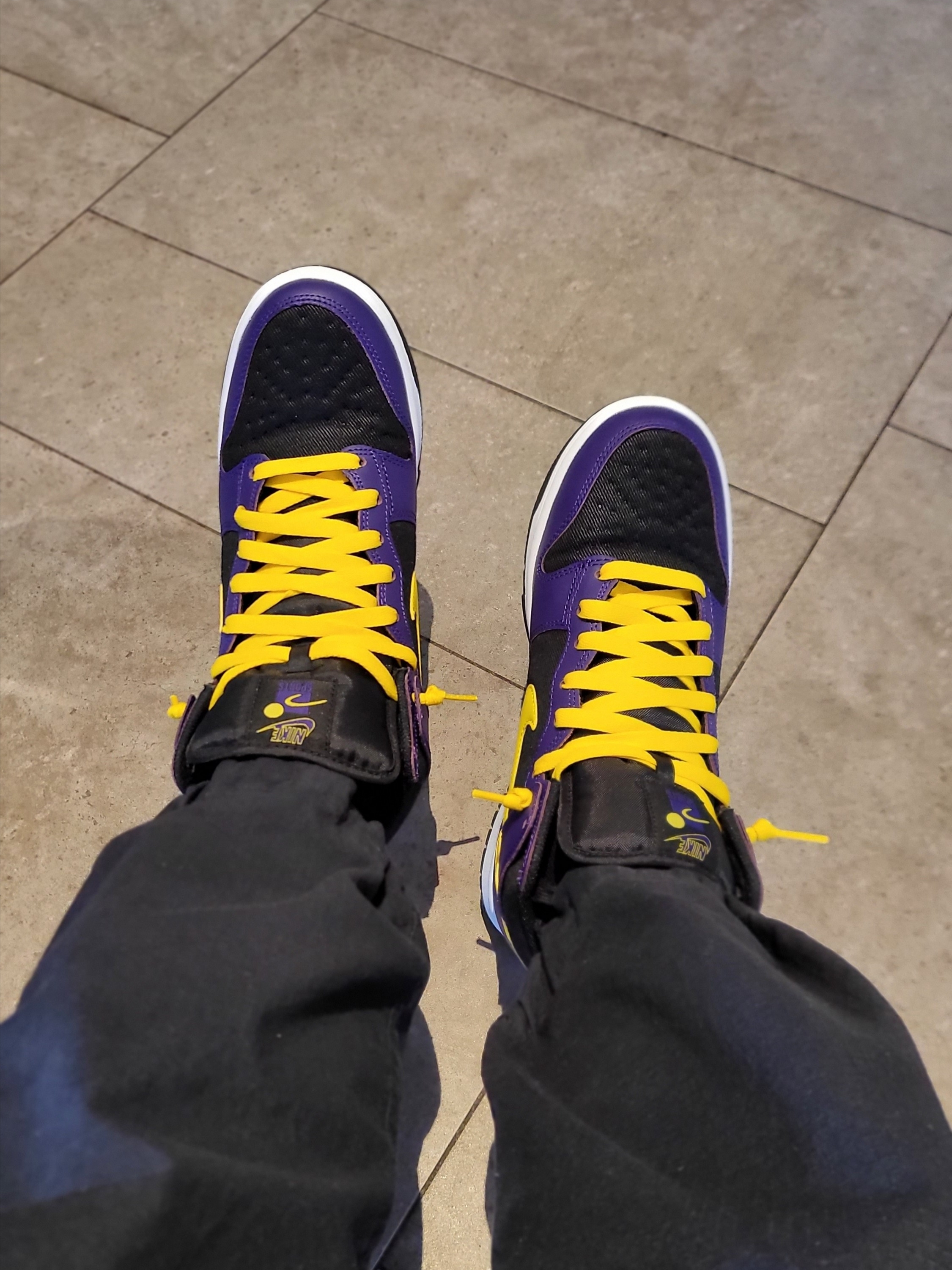 Nike Dunk High PRM EMB Court Purple 착용 스타일 - 3
