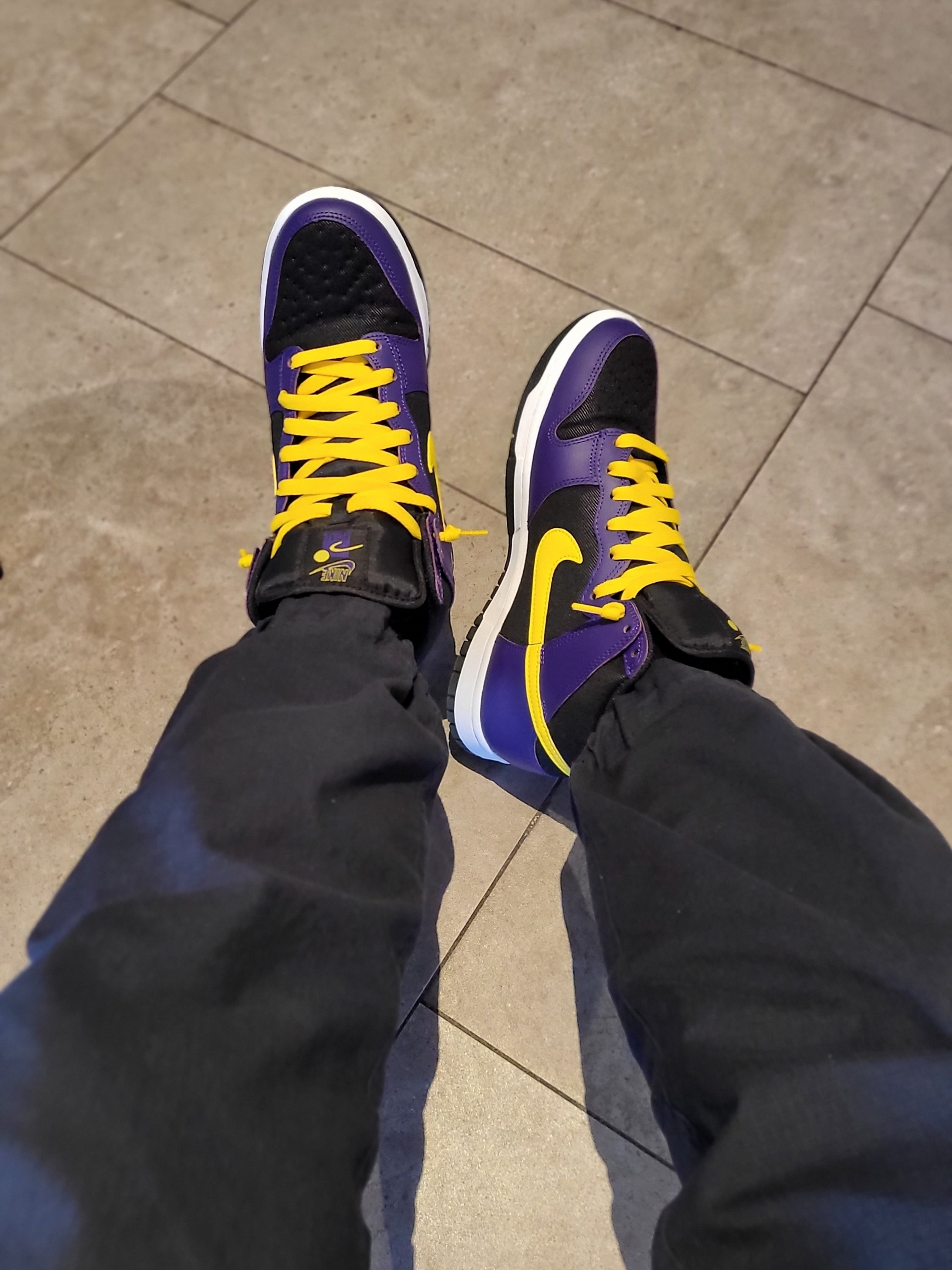 Nike Dunk High PRM EMB Court Purple 착용 스타일 - 2