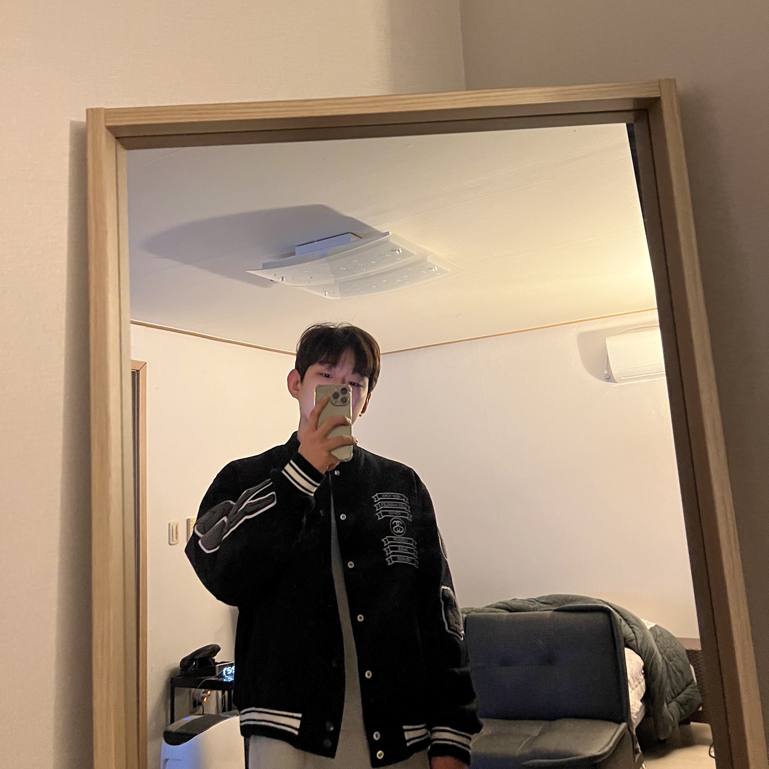 Stussy x CDG Varsity Jacket 착용 스타일