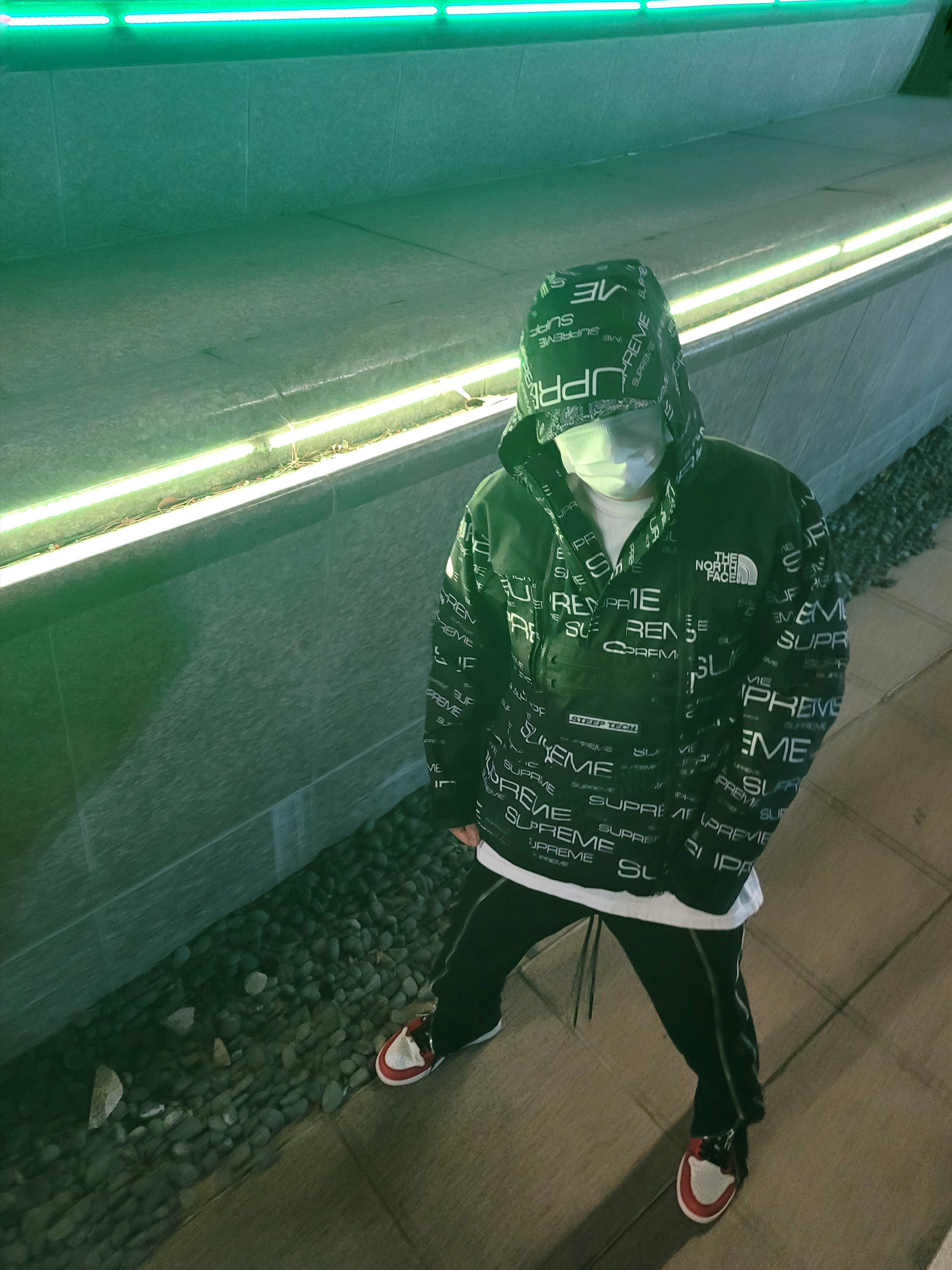 Supreme x The North Face Steep Tech Apogee Jacket Black - 21FW, Supreme Bandana Camp Cap Black - 21SS 착용 스타일 - 4