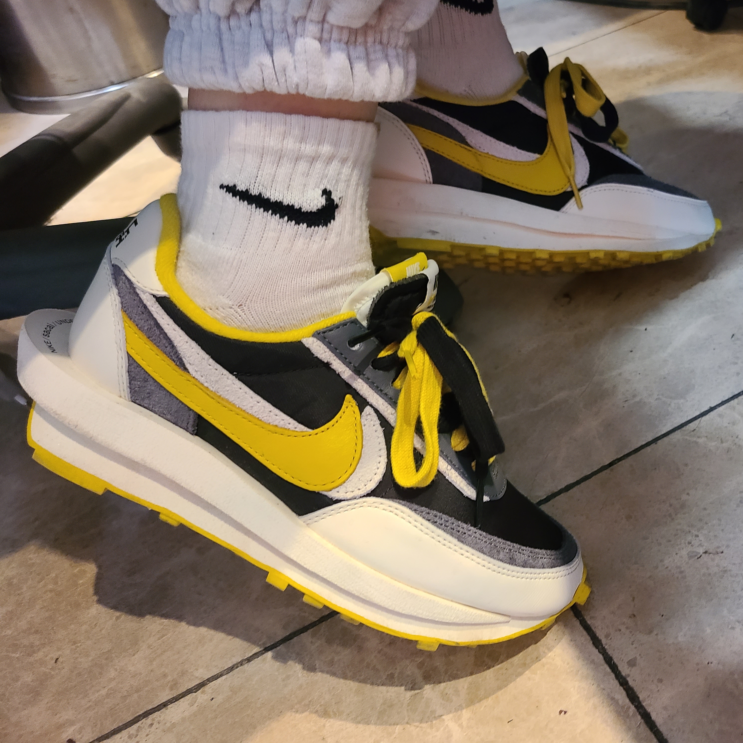 Nike x Sacai x Undercover LDWaffle Black Bright Citron 착용 스타일