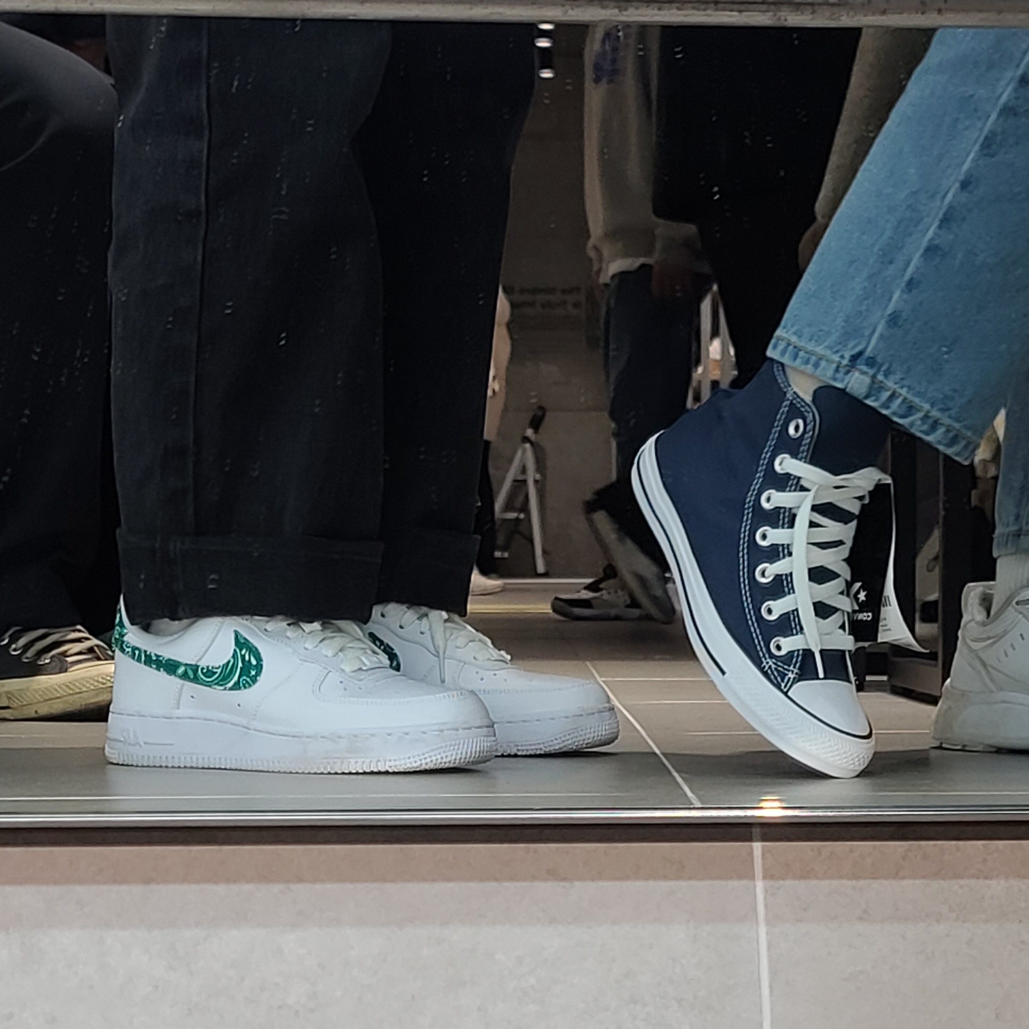(W) Nike Air Force 1 '07 Essential Paisley Swoosh White Malachite 착용 스타일 - 5