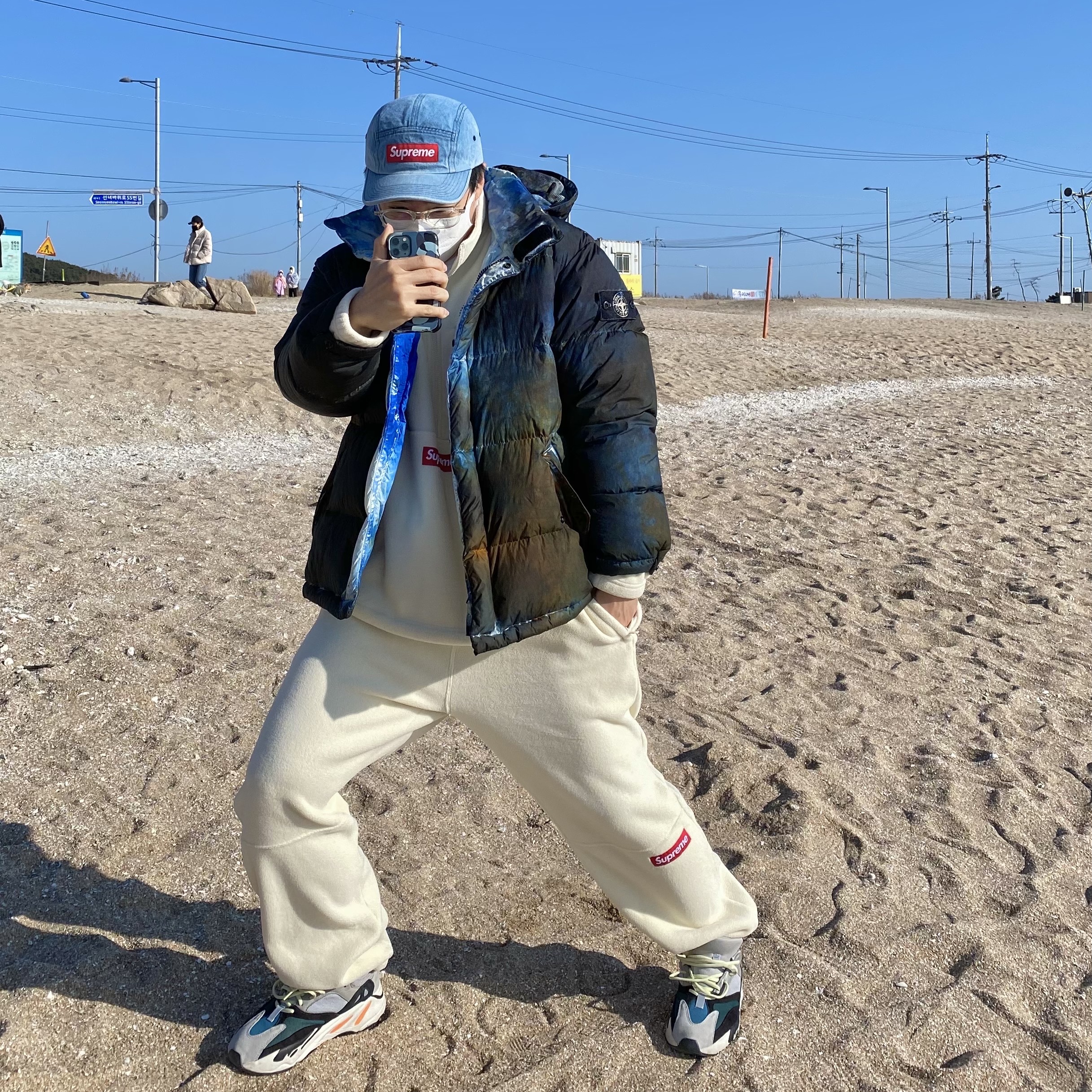 Supreme x Stone Island Painted Camo Crinkle Down Jacket Dark Teal - 20FW, Supreme Polartec Pants Natural - 21FW ์ฐฉ์ฉ ์คํ์ผ