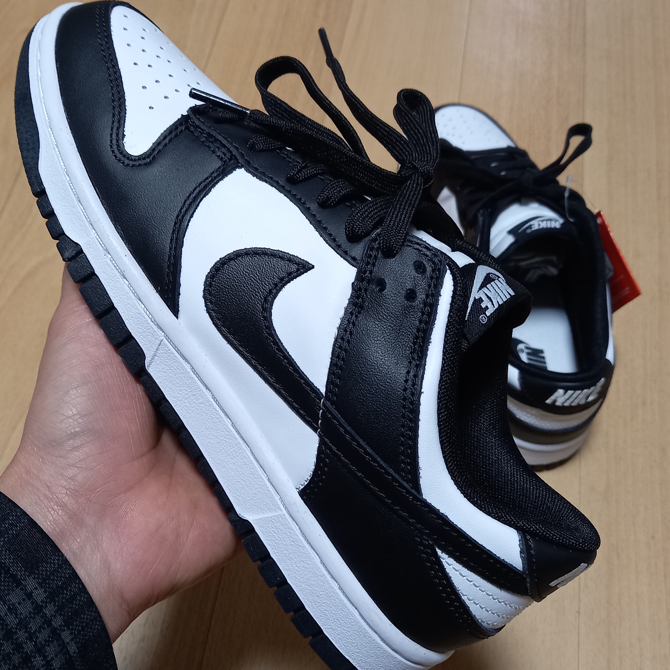 Nike Dunk Low Retro Black 착용 스타일