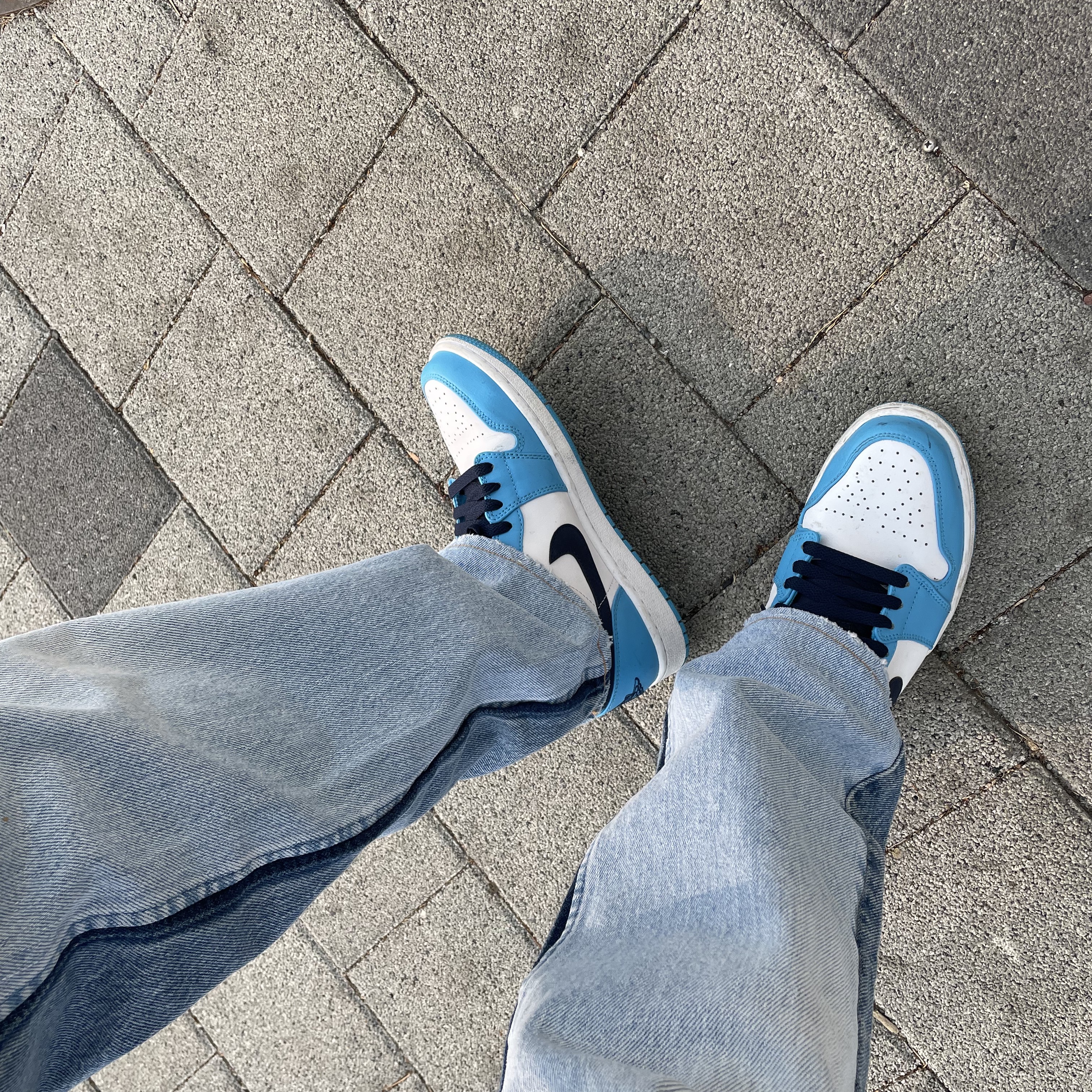 Jordan 1 Low Dark Powder Blue 착용 스타일