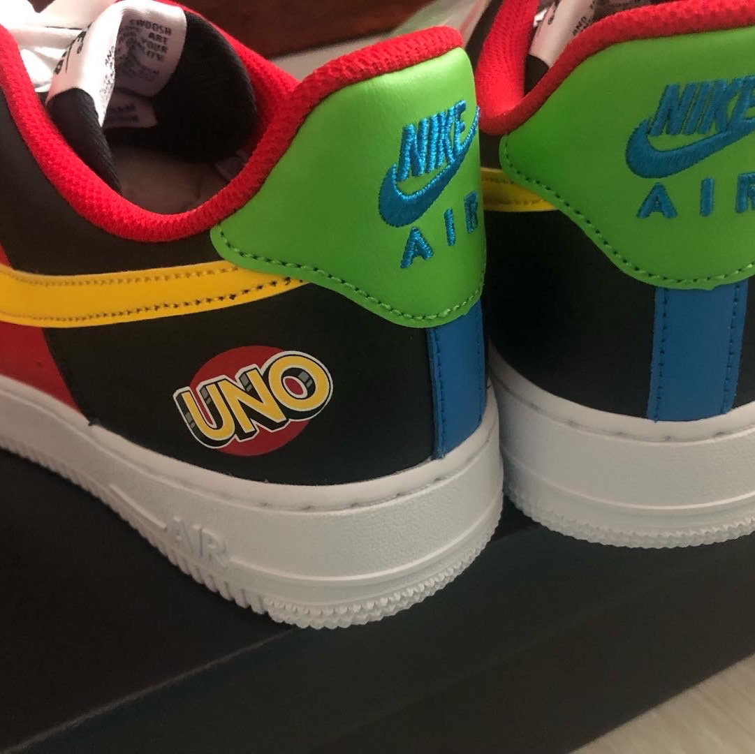 Nike x UNO Air Force 1 '07 QS White Yellow Zest 착용 스타일 - 1
