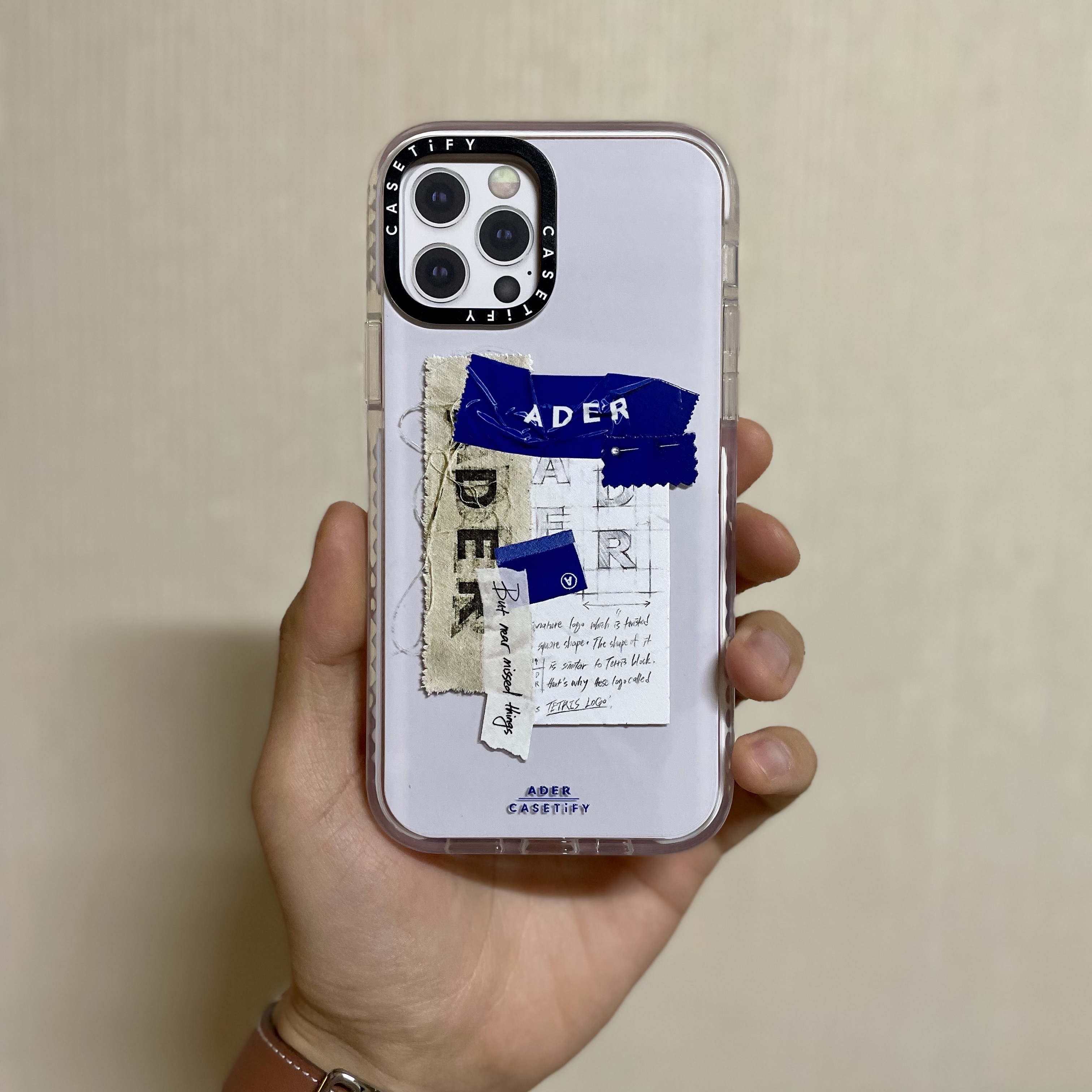 Casetify x Ader Error Sketch Impact iPhone Case 착용 스타일