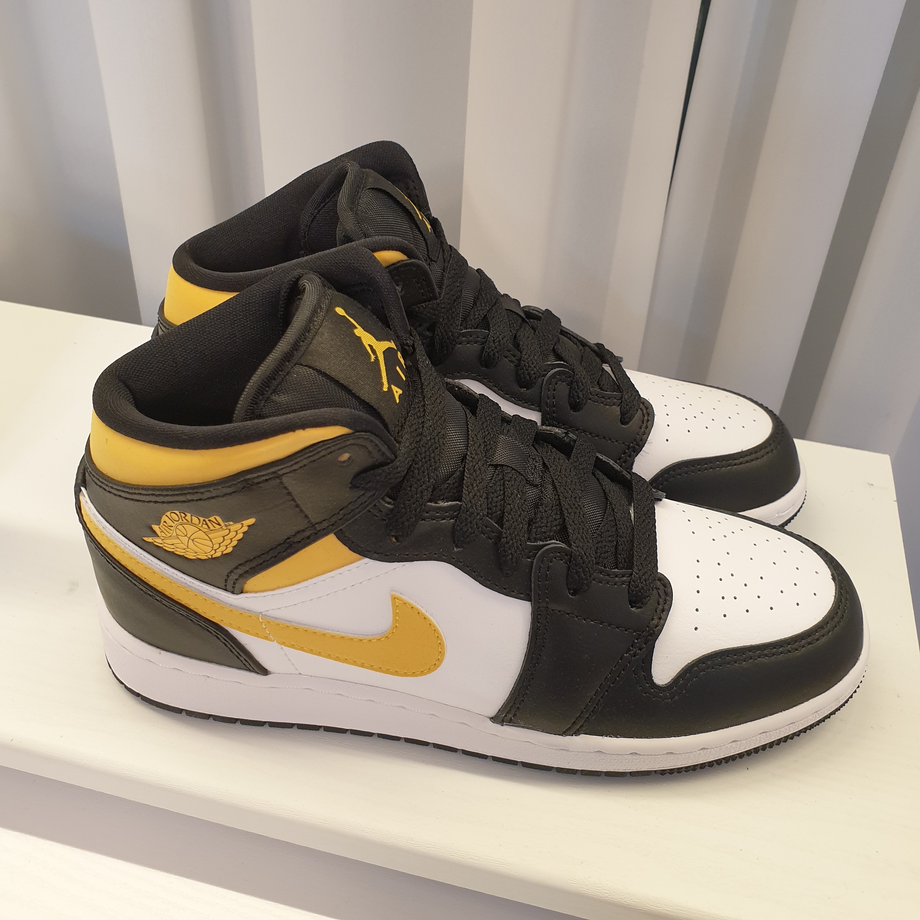 (GS) Jordan 1 Mid Pollen 착용 스타일 - 1