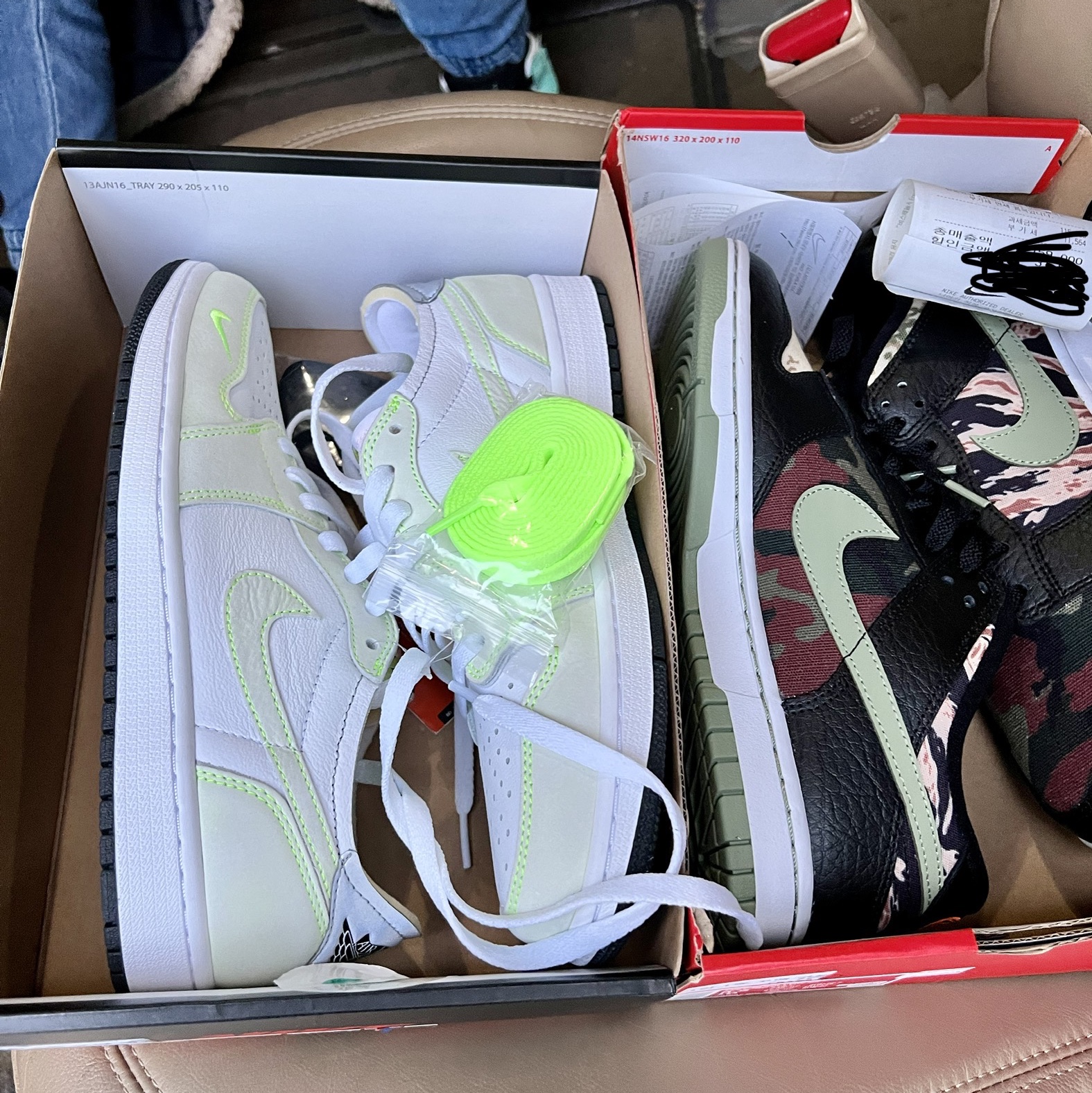Nike Dunk Low SE Black Multi Camo, Jordan 1 Low OG Ghost Green 착용 스타일 - 5