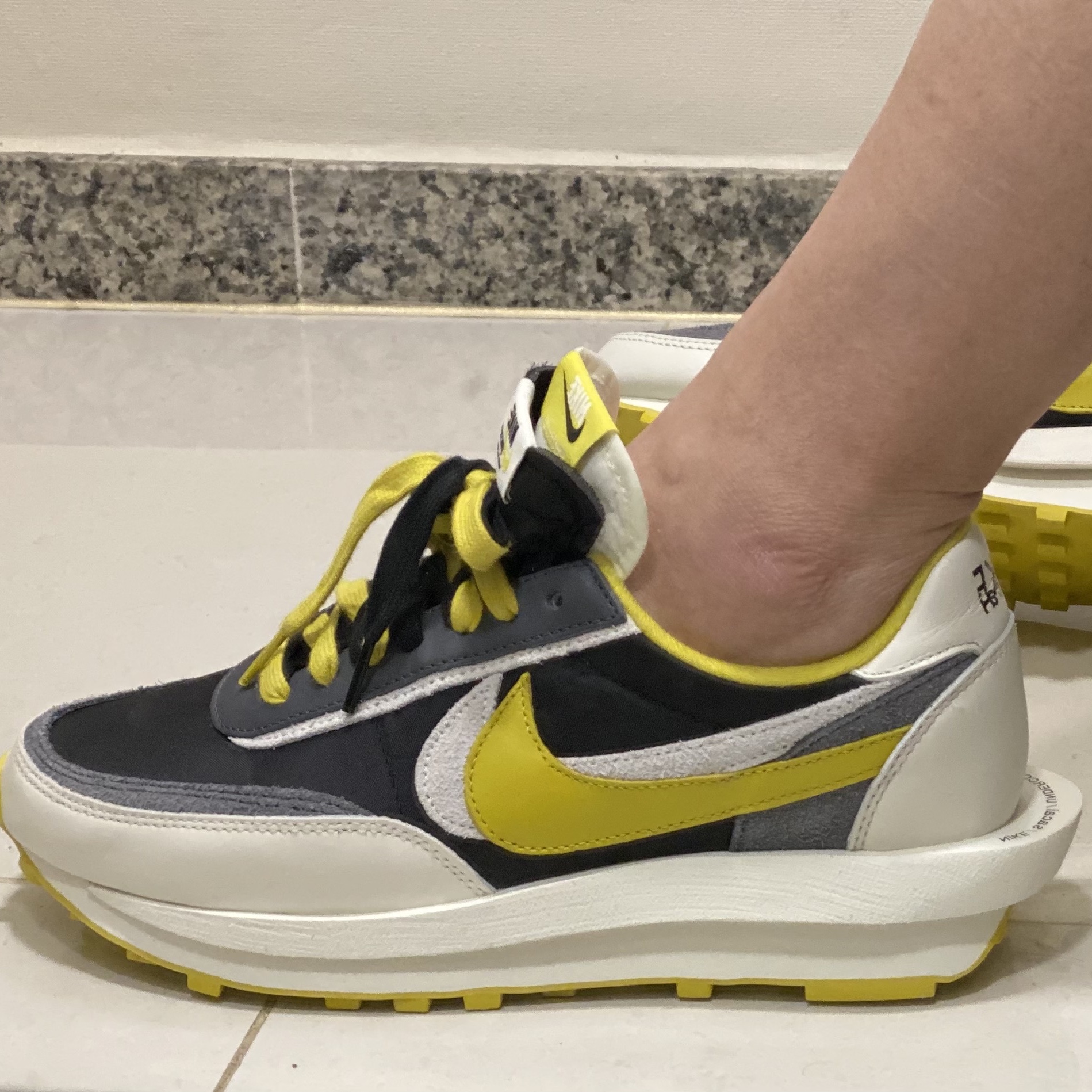 Nike x Sacai VaporWaffle Royal Fuchsia, Nike x Sacai Blazer Low Classic Green 착용 스타일 - 4