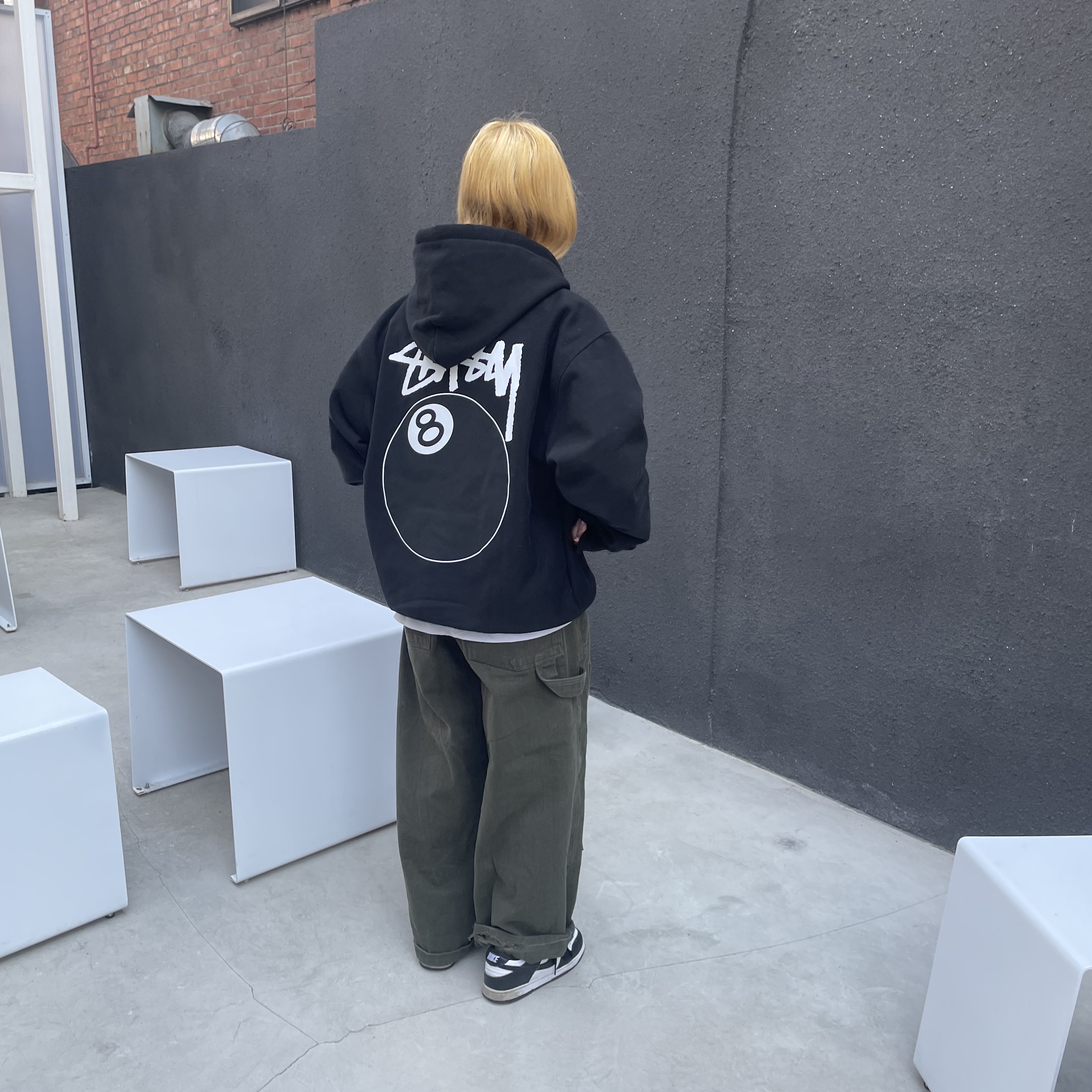 Stussy 8 Ball Zip Hoodie Black - 22SS, Nike Dunk Low Retro Black 착용 스타일 - 3
