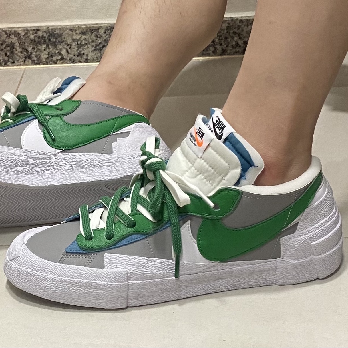 Nike x Sacai VaporWaffle Royal Fuchsia, Nike x Sacai Blazer Low Classic Green 착용 스타일 - 2