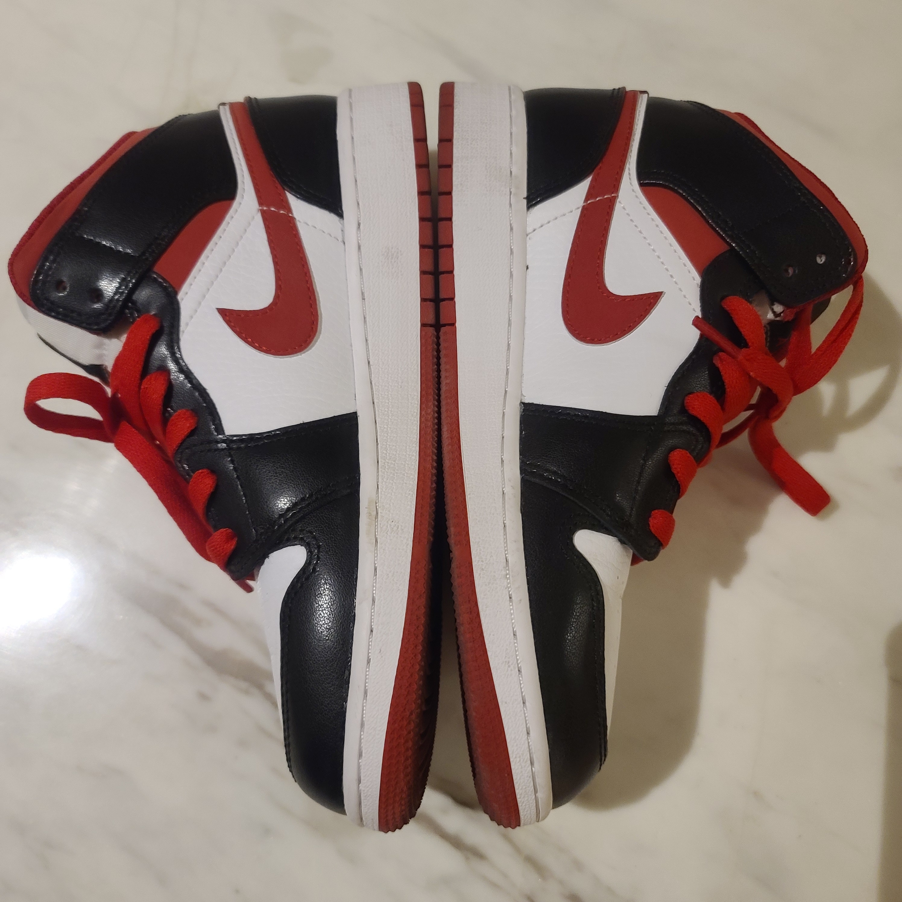 Jordan 1 Mid Gym Red Black White, (GS) Jordan 1 Mid Gym Red Black White 착용 스타일 - 2