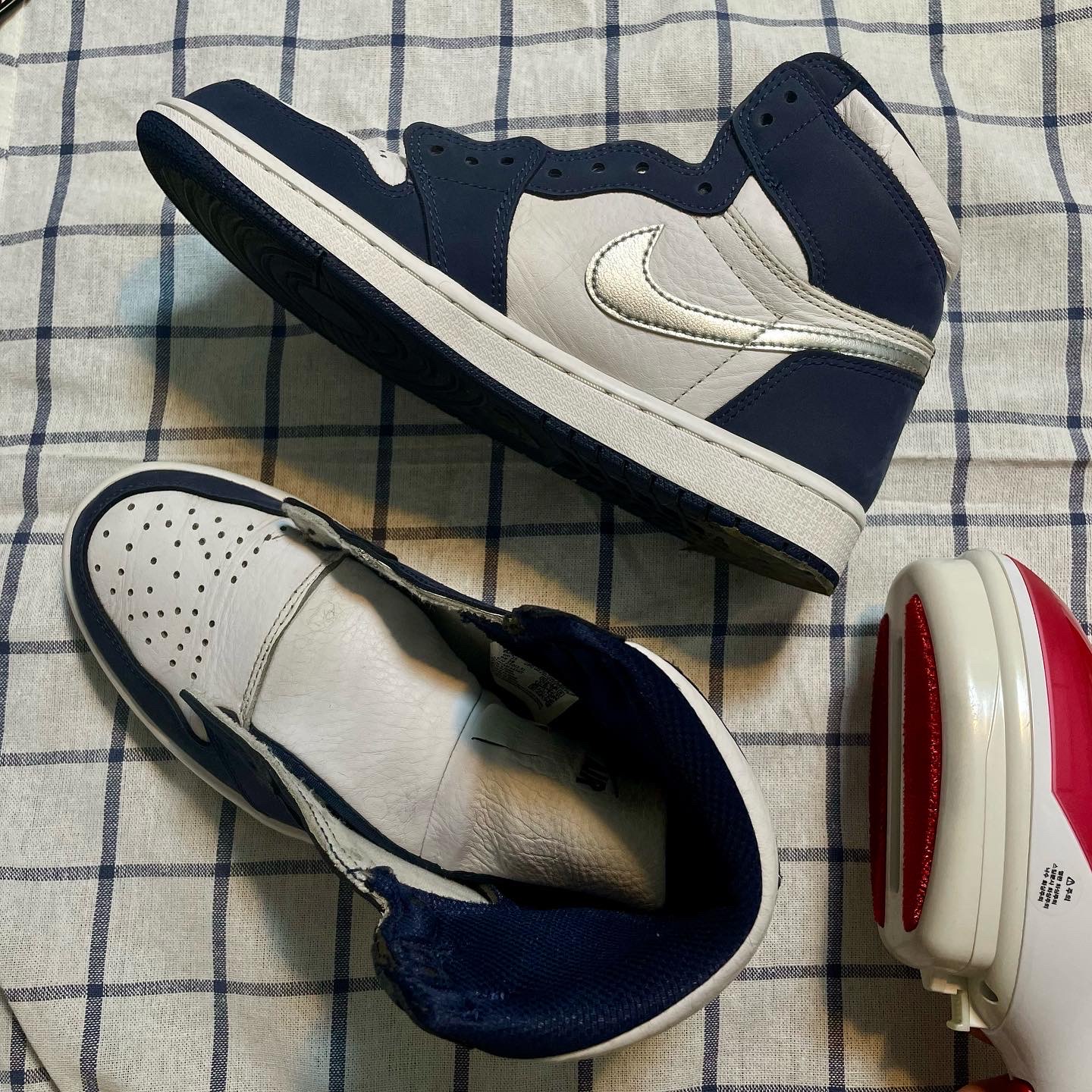 Jordan 1 Retro High OG CO.JP Midnight Navy 착용 스타일 - 3