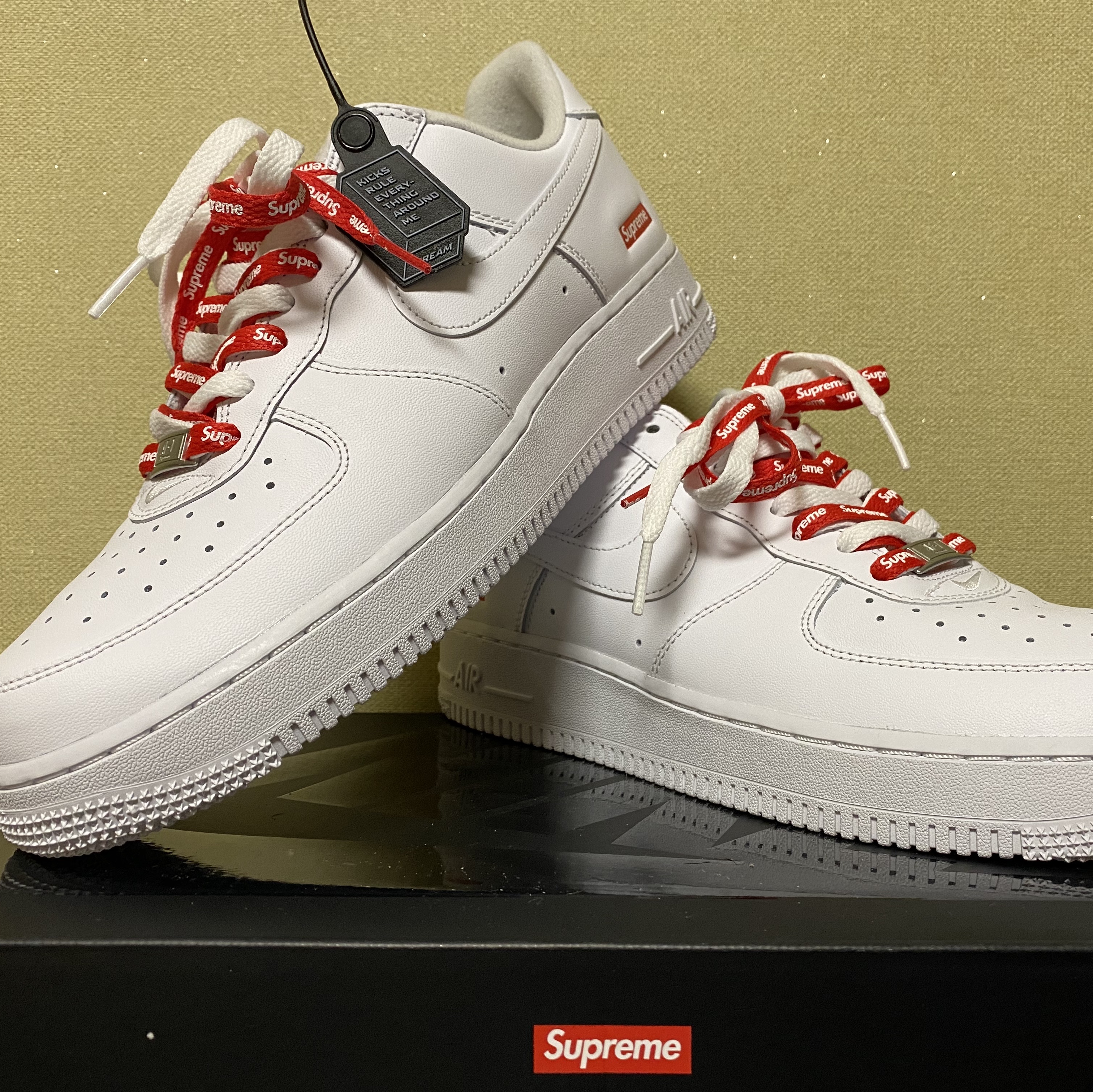 Nike x Supreme Air Force 1 Low White 착용 스타일 - 1