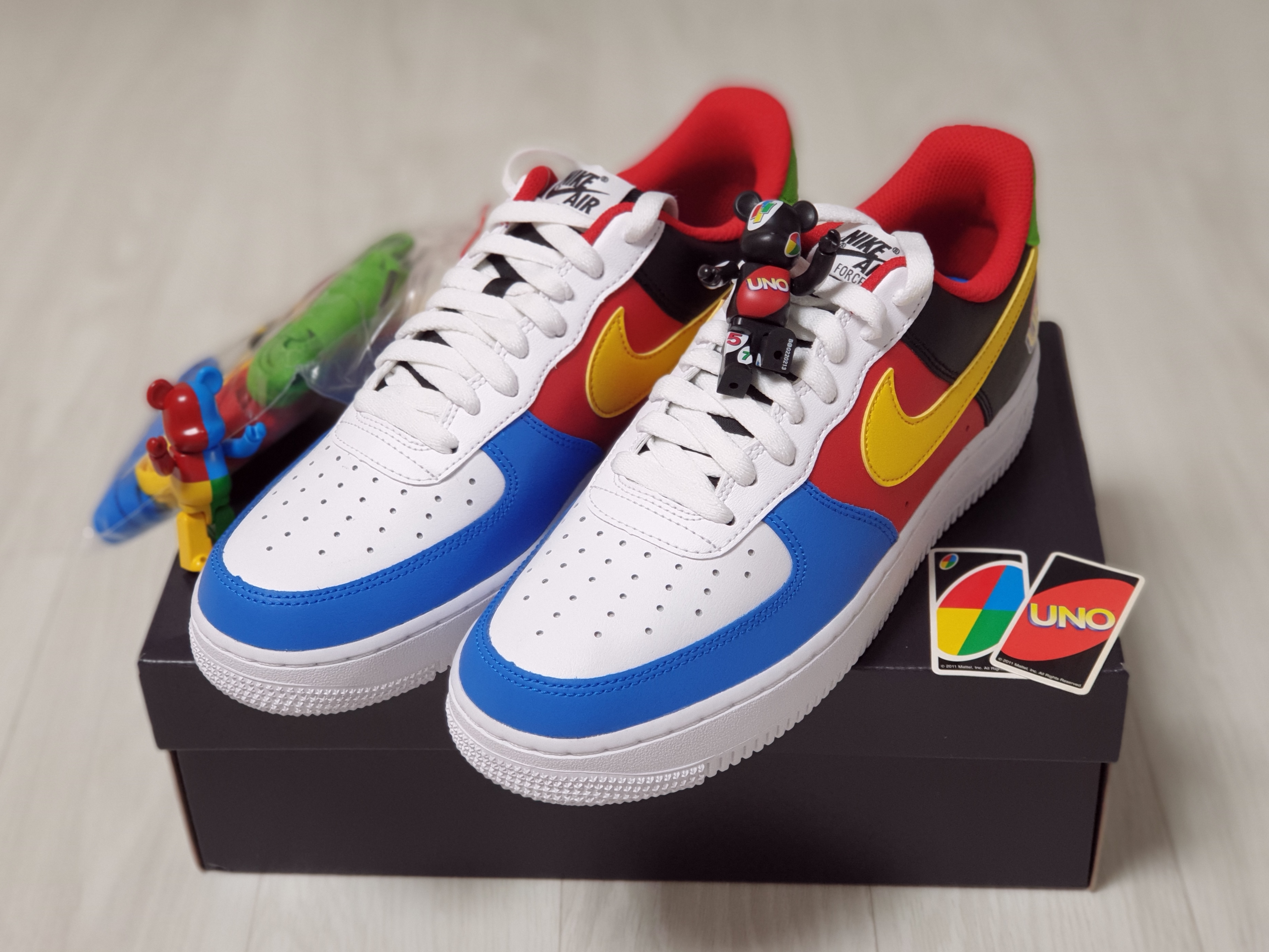Nike x UNO Air Force 1 '07 QS White Yellow Zest 착용 스타일 - 1