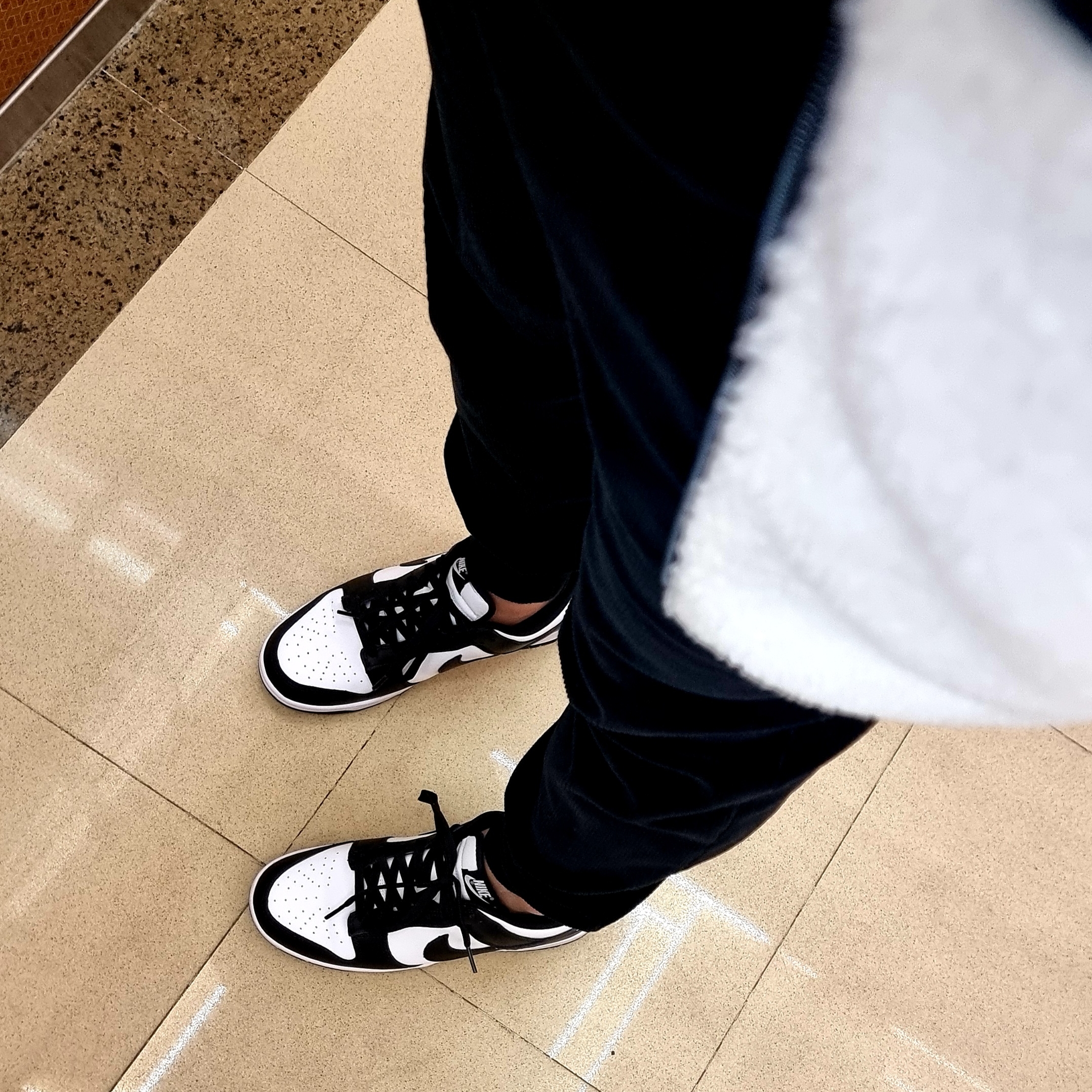 Nike Dunk Low Retro Black 착용 스타일