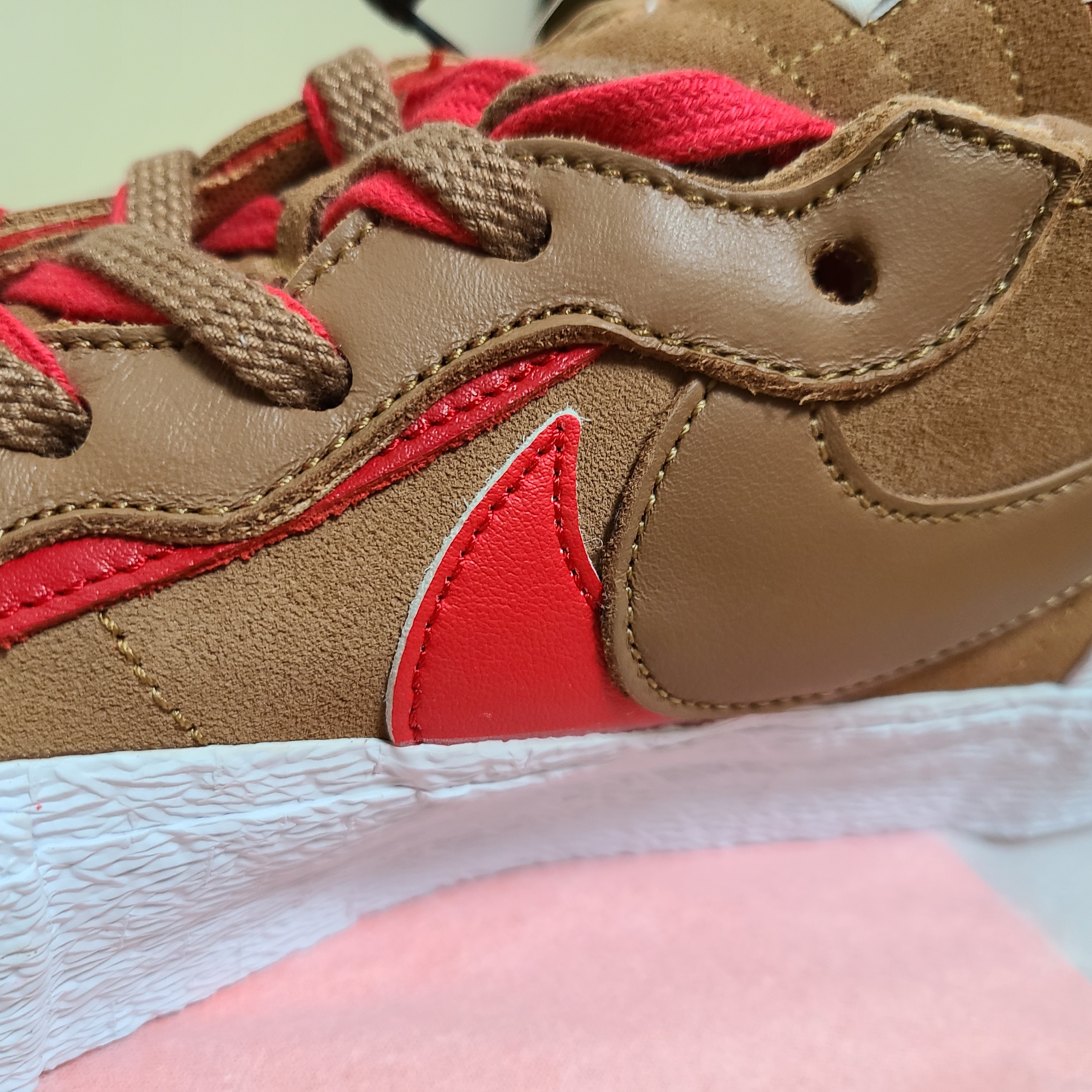 Nike x Sacai Blazer Low British Tan 착용 스타일 - 2